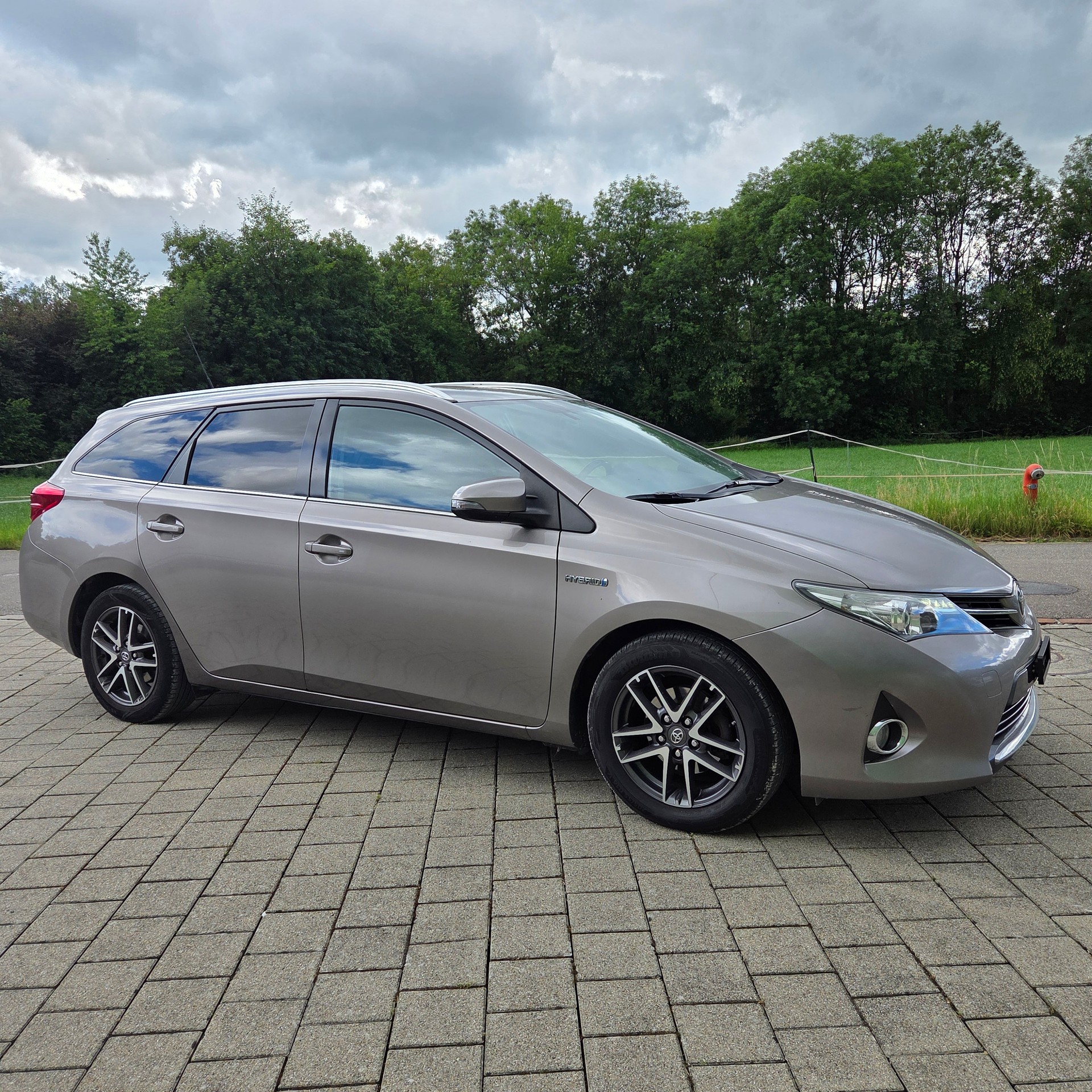 TOYOTA Auris Touring Sports 1.8 16V HSD Linea Sol-image-1