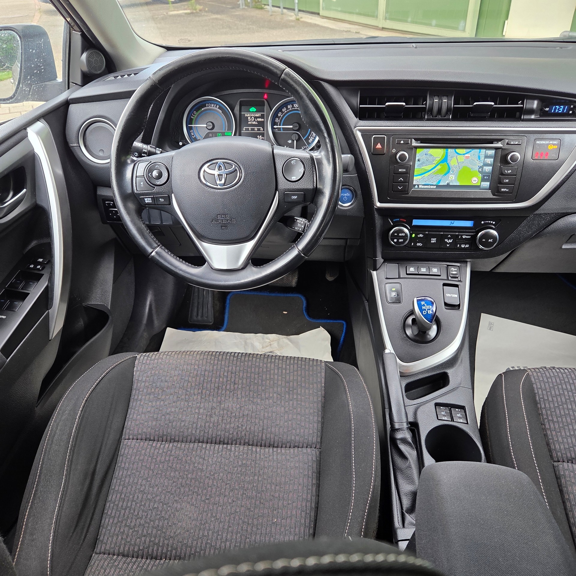 TOYOTA Auris Touring Sports 1.8 16V HSD Linea Sol-image-13