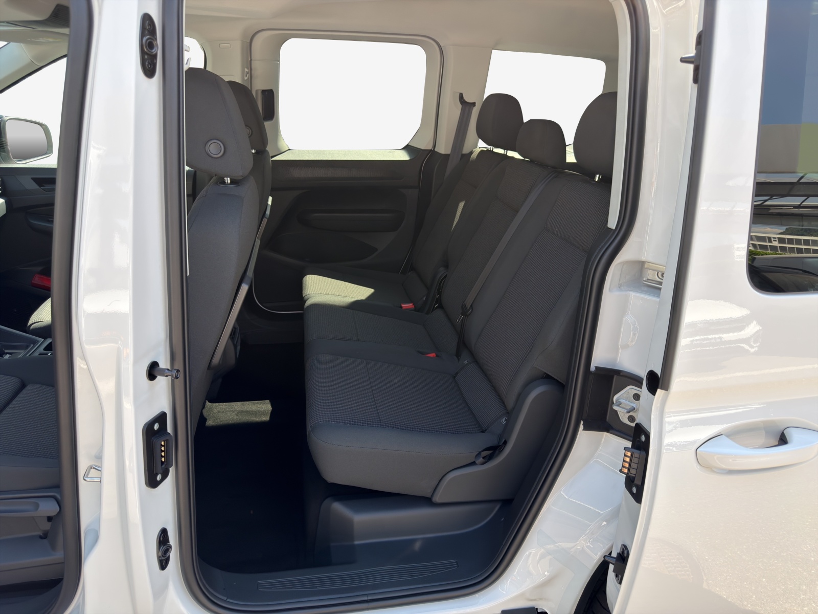 VW Caddy 1.5 TSI Plug in Hybrid Liberty DSG-image-11
