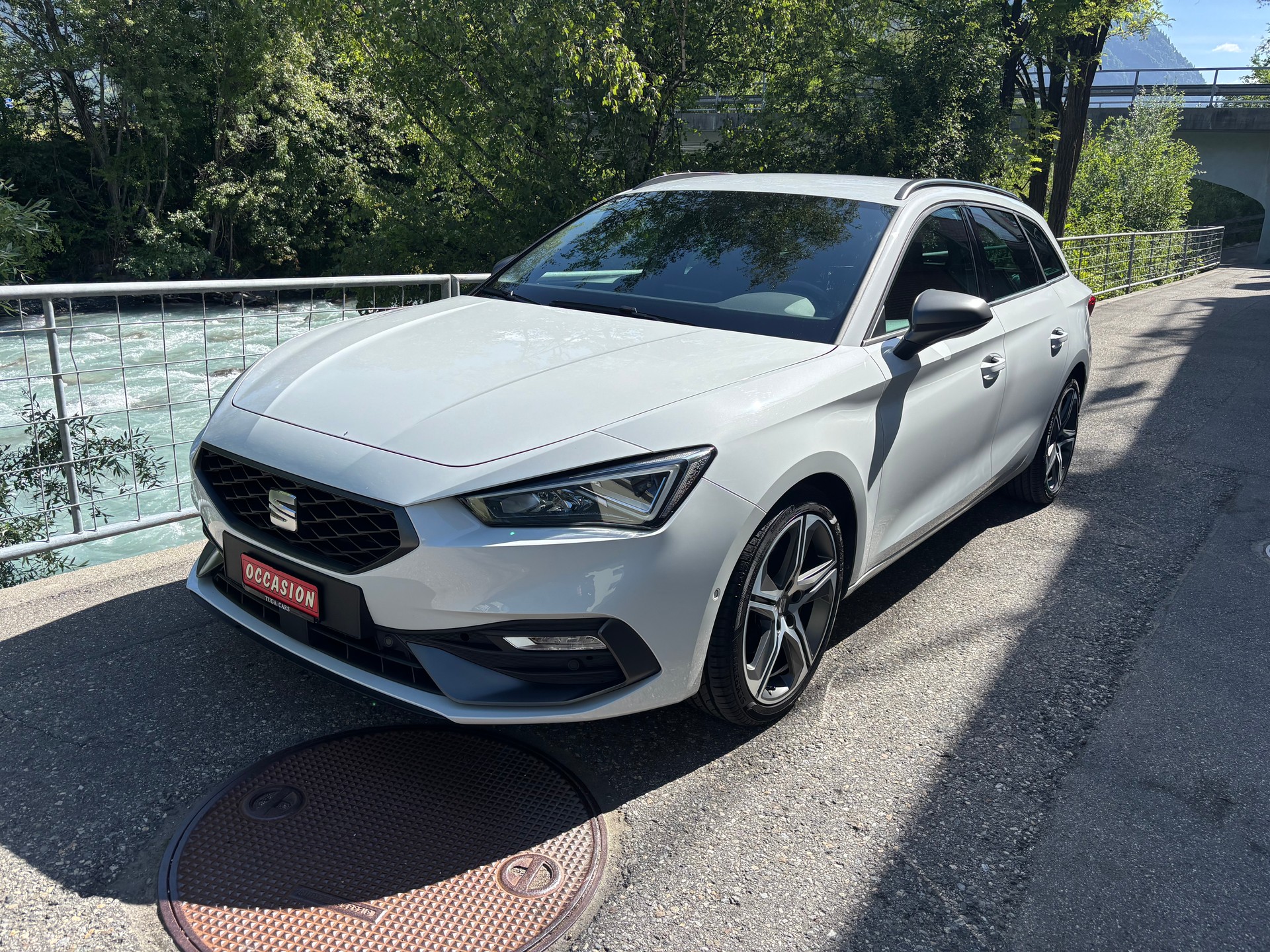 SEAT Leon ST 1.5 eTSI mHEV DSG Hola FR-image-1