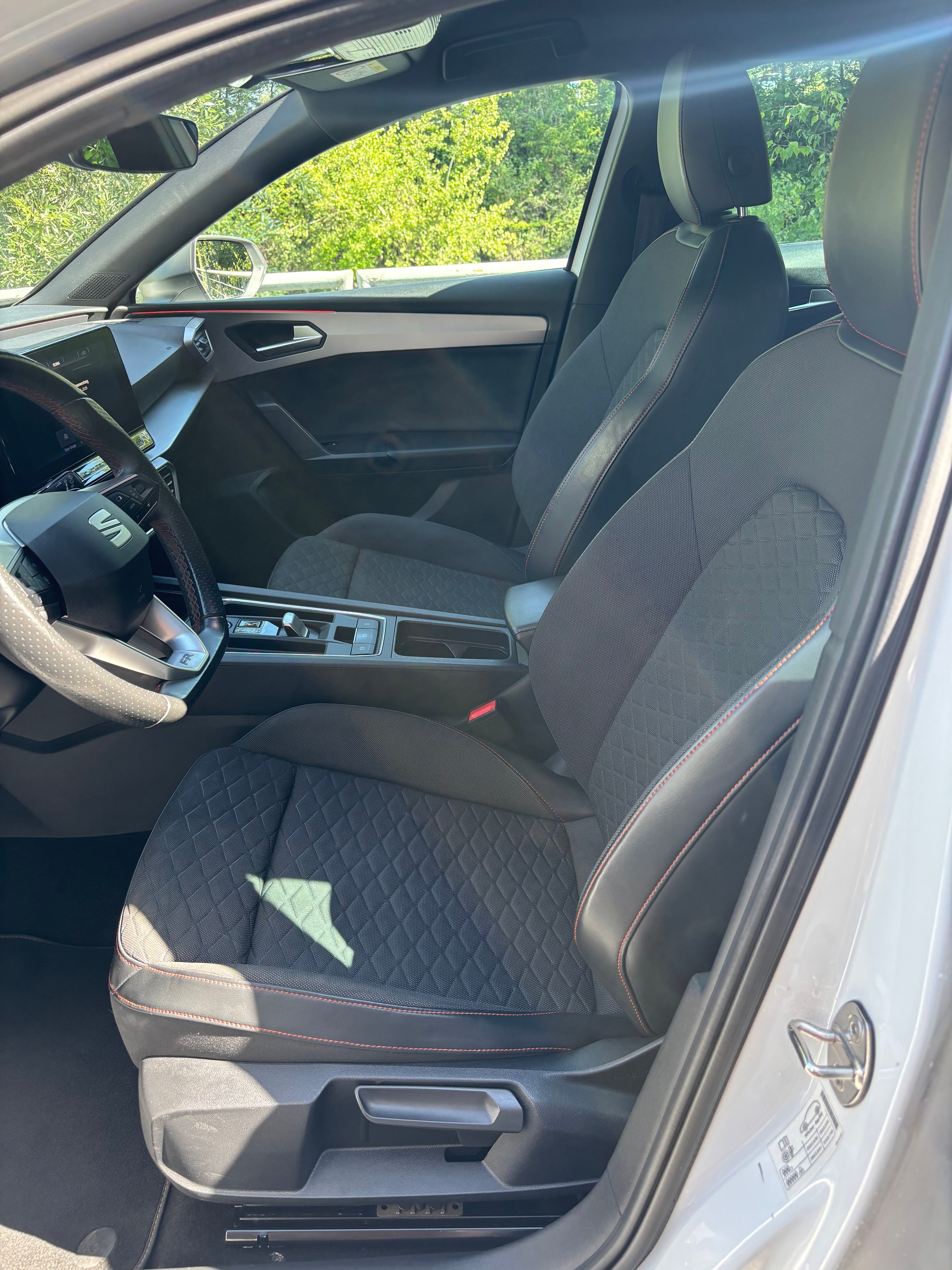 SEAT Leon ST 1.5 eTSI mHEV DSG Hola FR-image-4