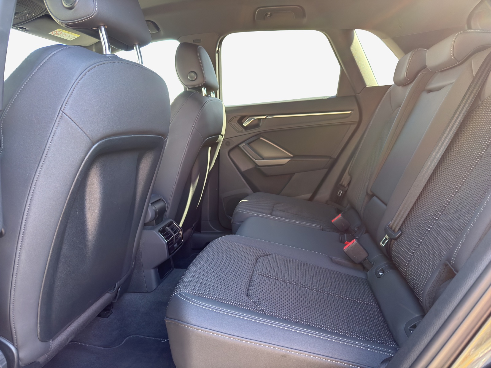 AUDI Q3 35 TFSI S line Attraction S-tronic-image-11
