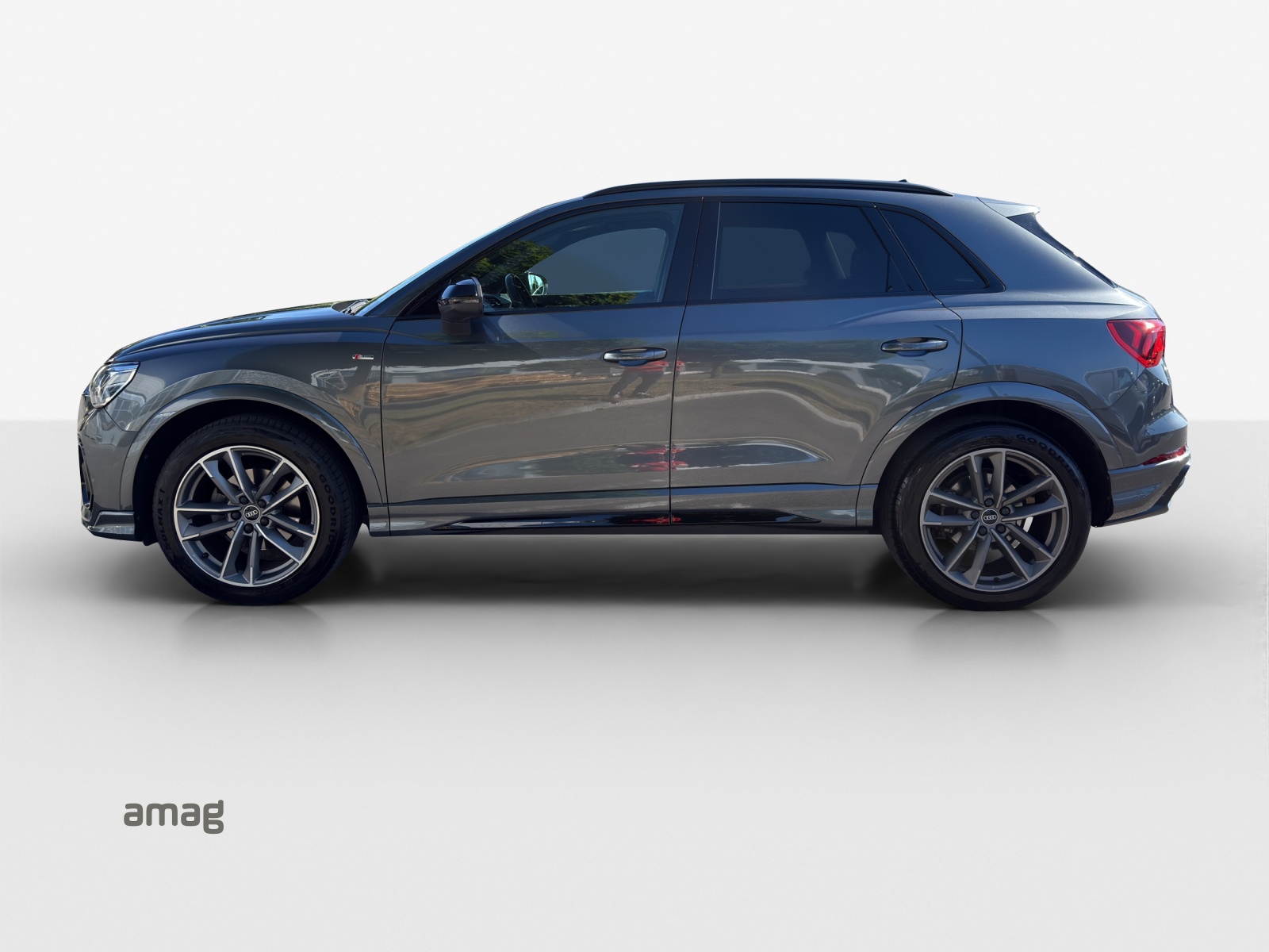 AUDI Q3 35 TFSI S line Attraction S-tronic-image-1