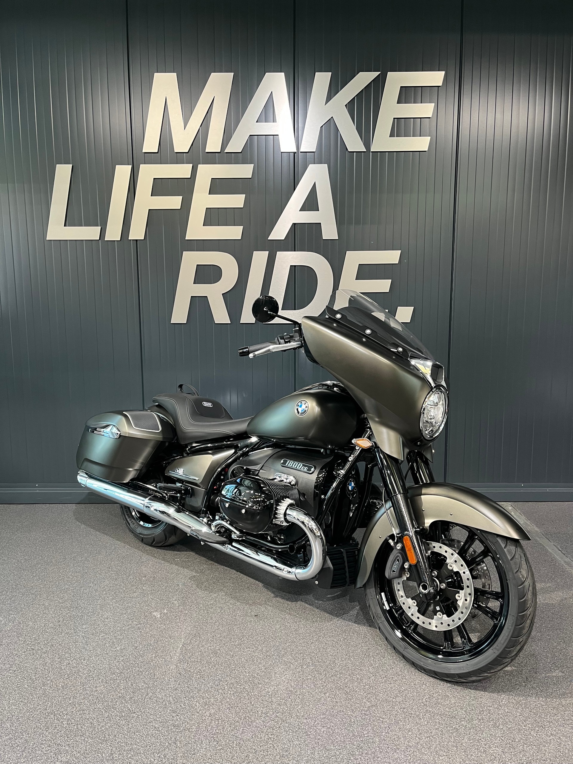 BMW R 18 Bagger-showroom-element-1