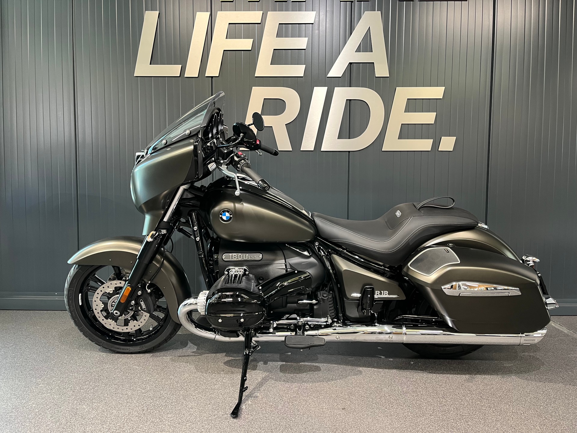 BMW R 18 Bagger-showroom-element-2