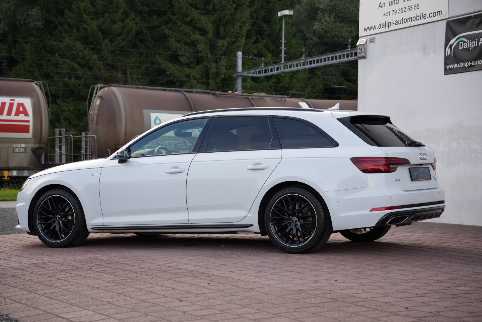 AUDI A4 Avant 40 TDI Sport quattro S-tronic (CH)-image-1