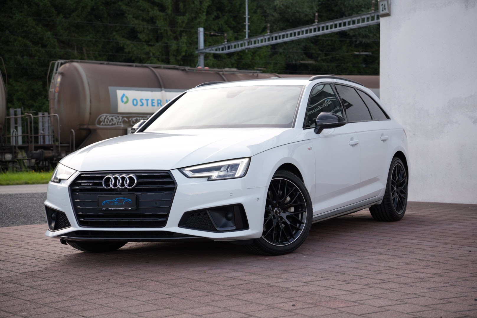 AUDI A4 Avant 40 TDI Sport quattro S-tronic (CH)-image-5