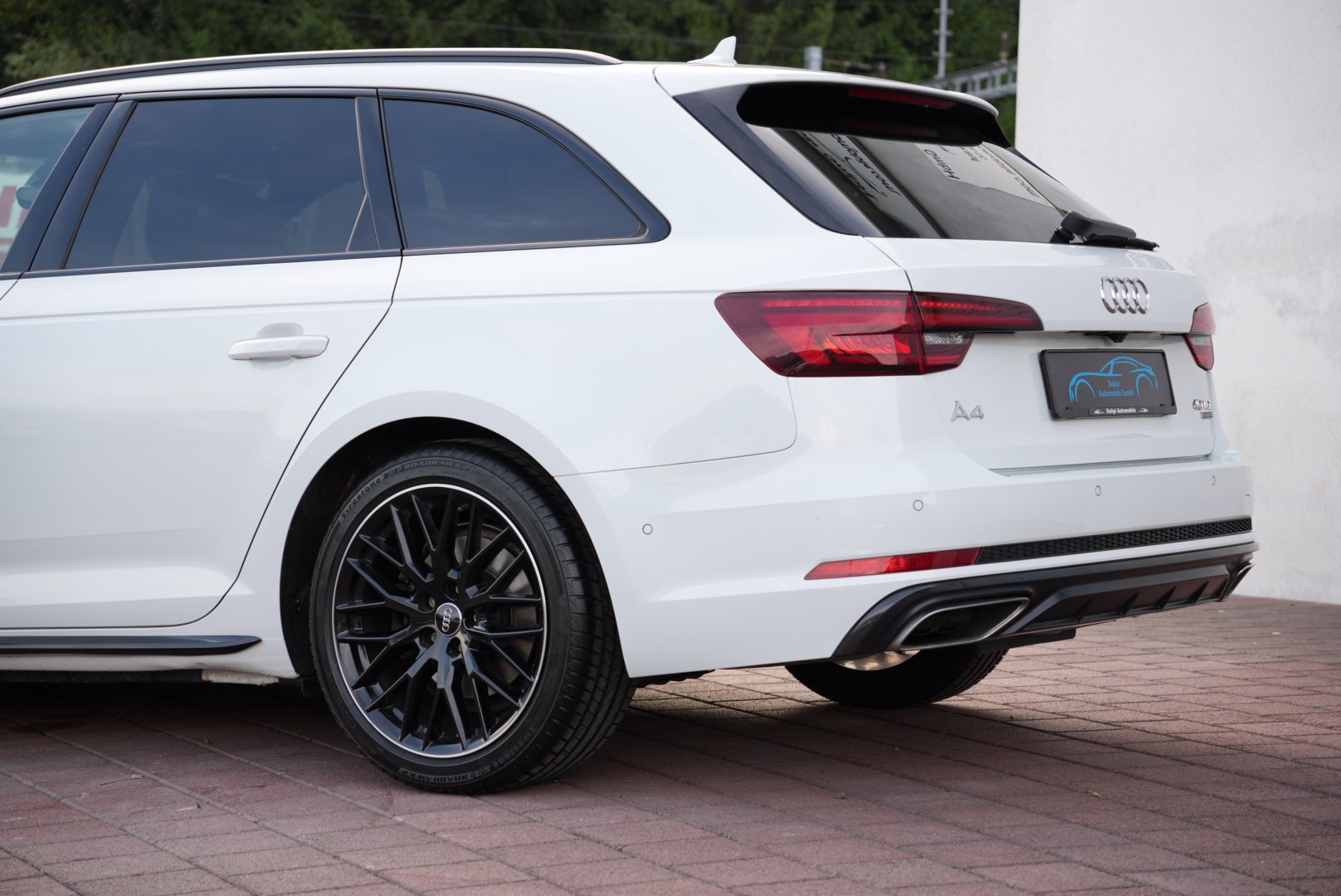 AUDI A4 Avant 40 TDI Sport quattro S-tronic (CH)-image-2