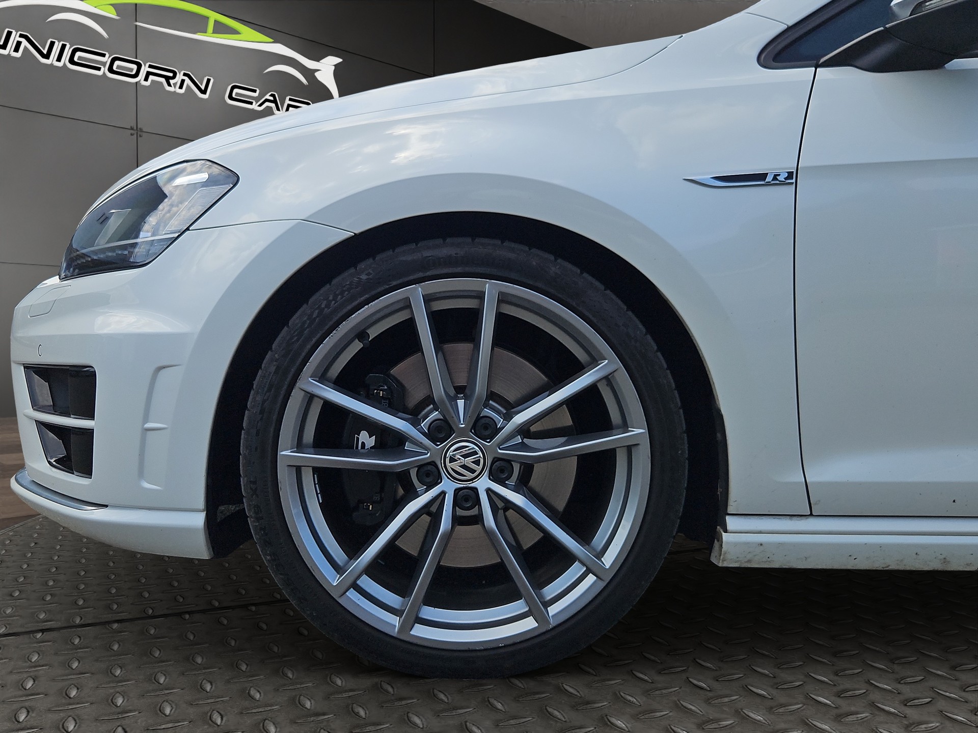 VW Golf 2.0 TSI R 4Motion DSG-image-14