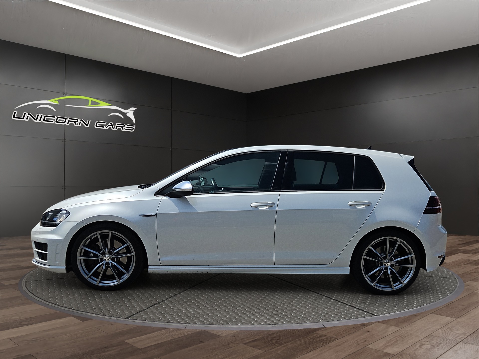 VW Golf 2.0 TSI R 4Motion DSG-showroom-element-3