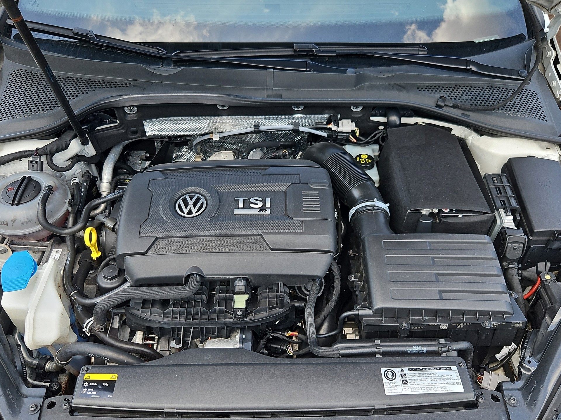 VW Golf 2.0 TSI R 4Motion DSG-image-9