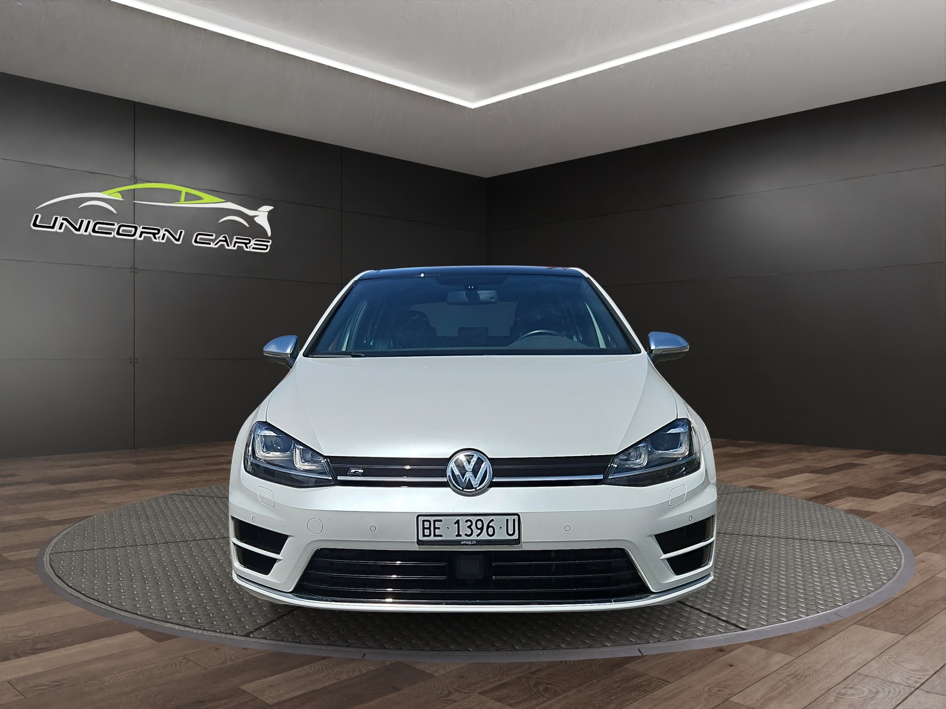 VW Golf 2.0 TSI R 4Motion DSG-showroom-element-1