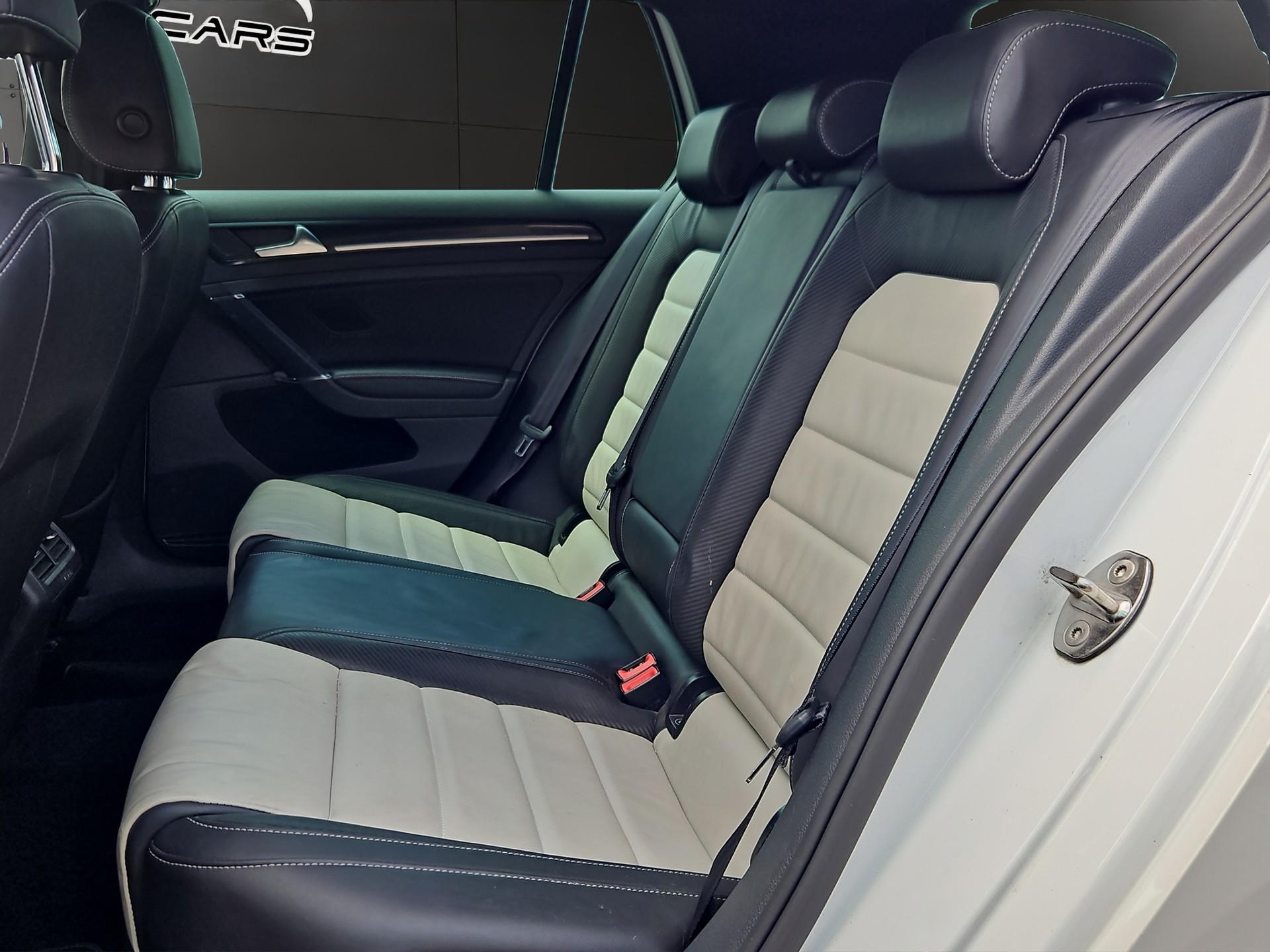 VW Golf 2.0 TSI R 4Motion DSG-image-20