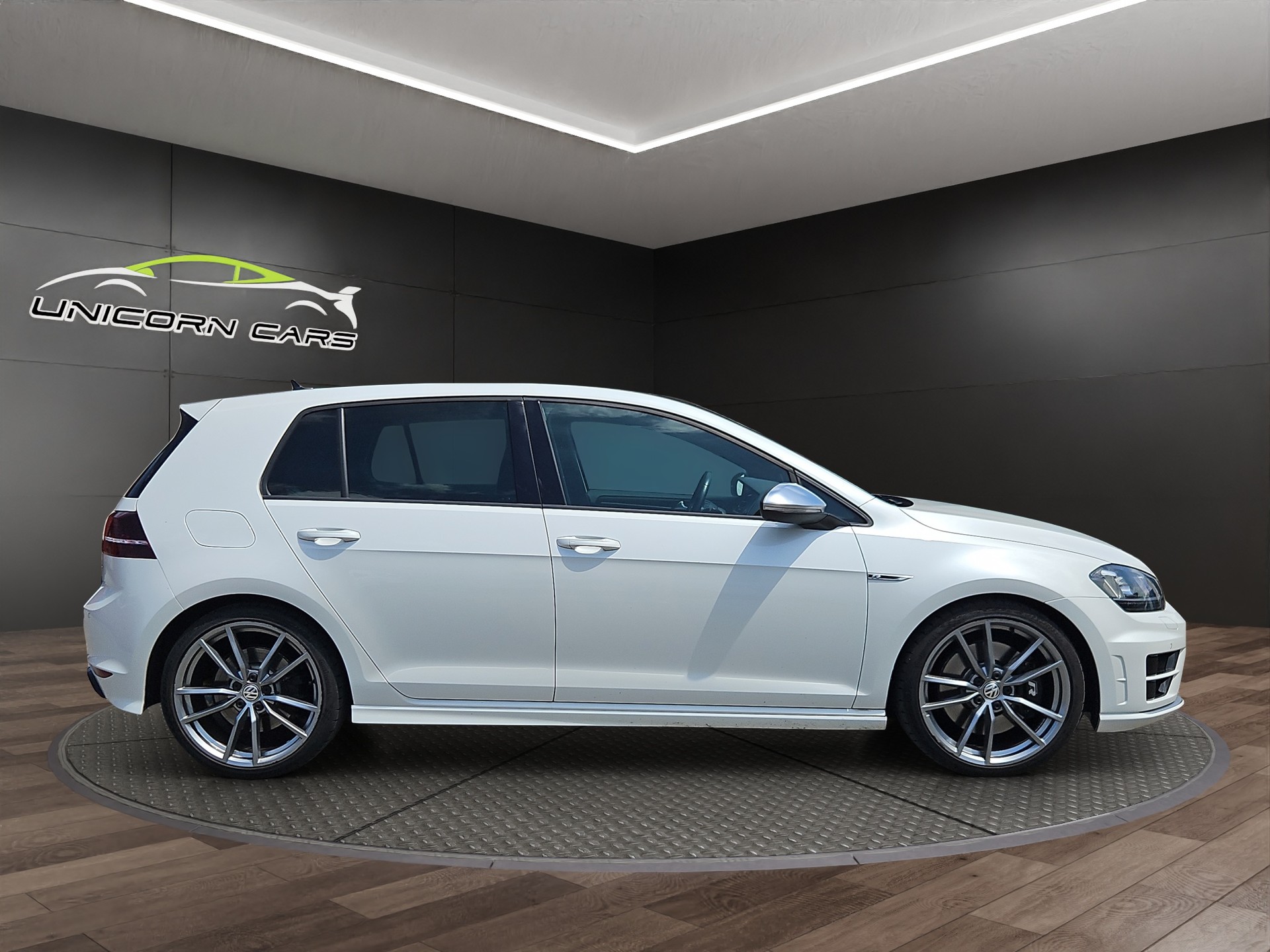 VW Golf 2.0 TSI R 4Motion DSG-image-7