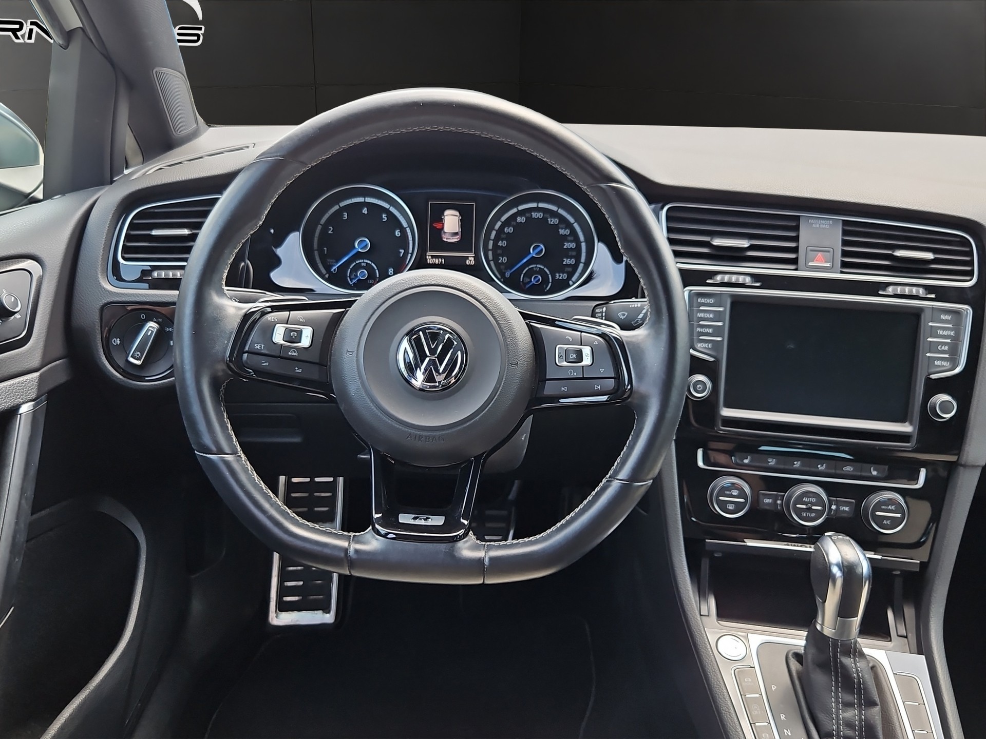 VW Golf 2.0 TSI R 4Motion DSG-image-22