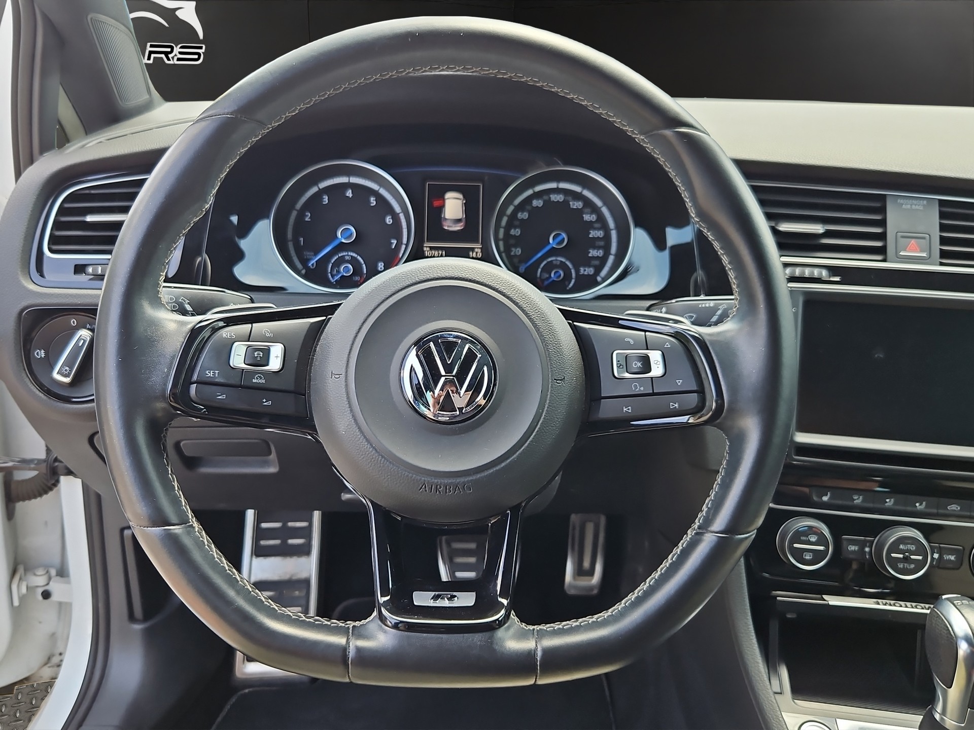 VW Golf 2.0 TSI R 4Motion DSG-image-25