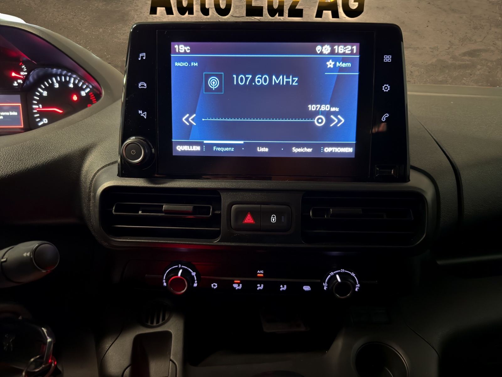 PEUGEOT 1.5 Blue HDi s/s Asphalt 1000kg-image-9