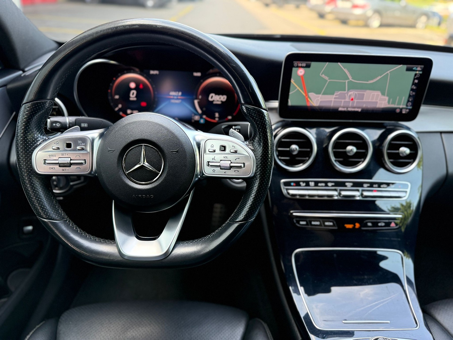 MERCEDES-BENZ C 220 d AMG Line 4matic-image-11