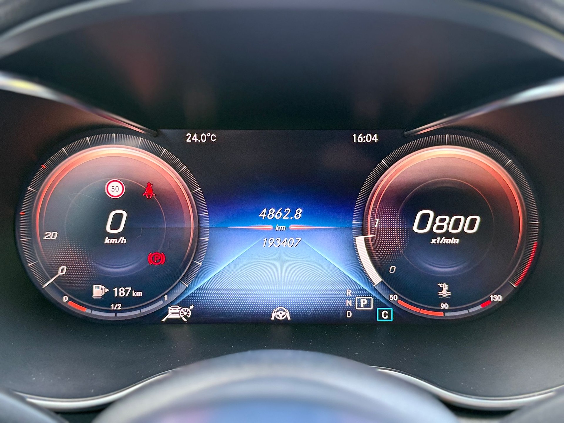 MERCEDES-BENZ C 220 d AMG Line 4matic-image-16