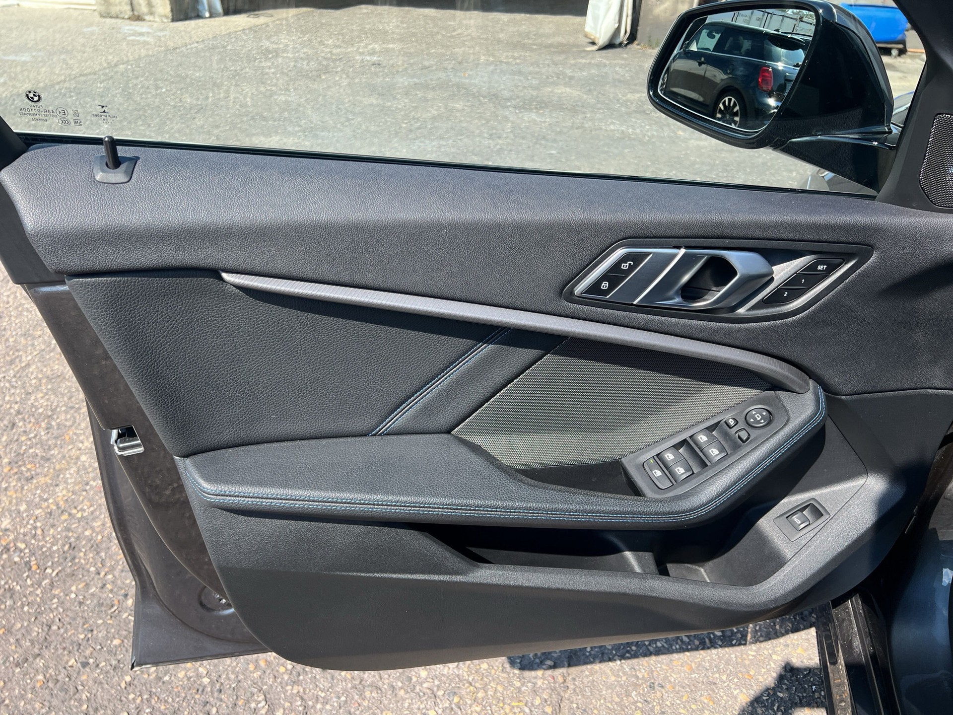BMW 120d xDrive Steptronic Pure M Sport-image-16