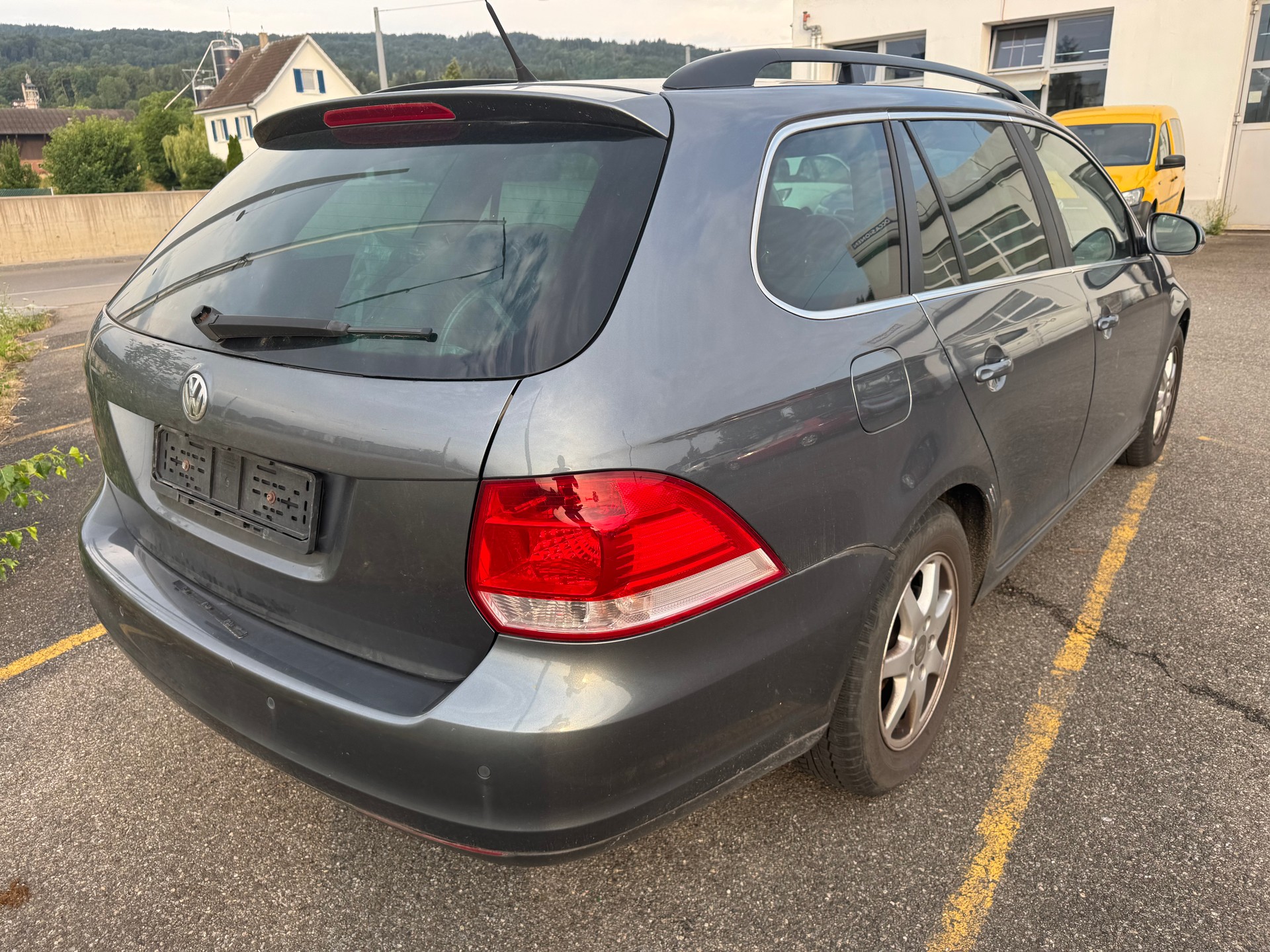VW Golf Variant 2.0 TDI Sportline DSG-image-1