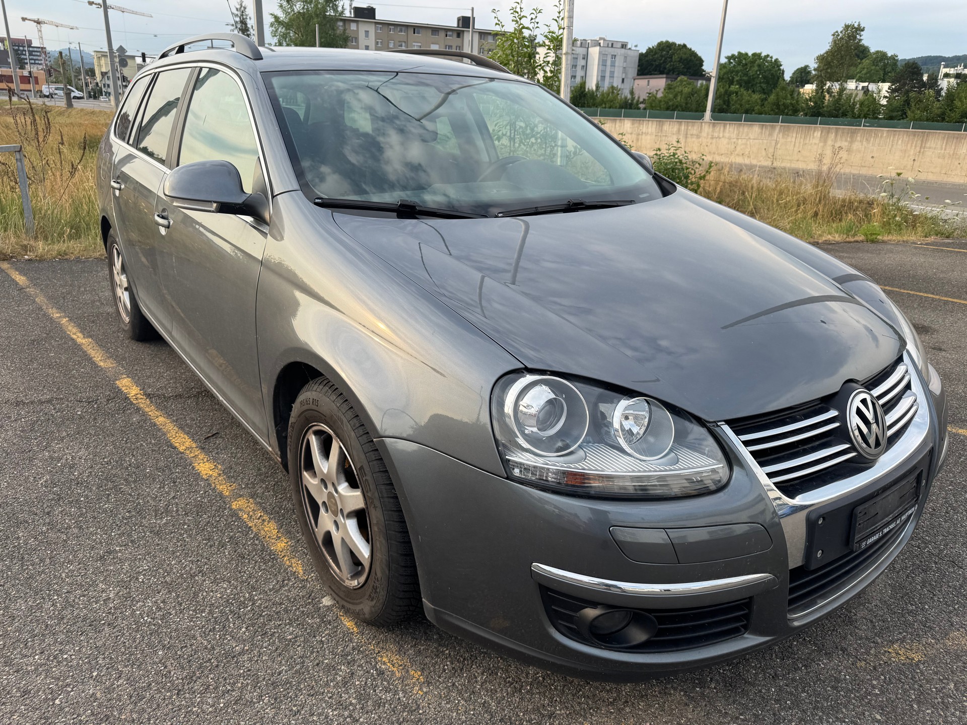 VW Golf Variant 2.0 TDI Sportline DSG-image-2