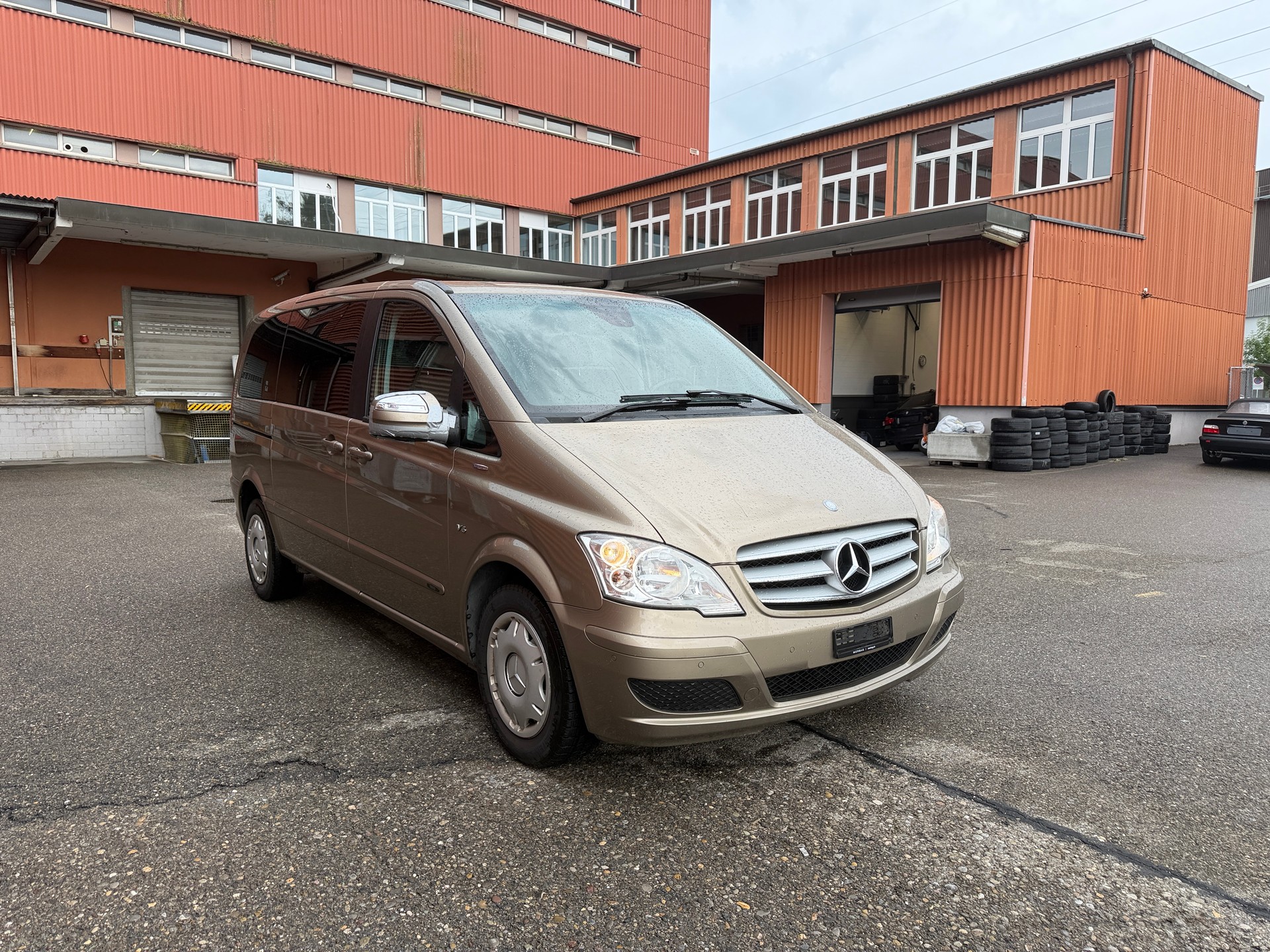 MERCEDES-BENZ Viano 3.0 CDI Blue Efficiency Trend A-image-0