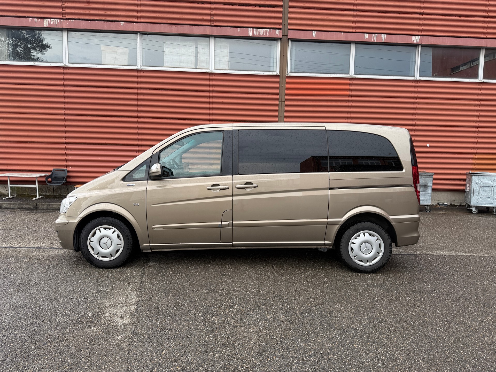 MERCEDES-BENZ Viano 3.0 CDI Blue Efficiency Trend A-image-4