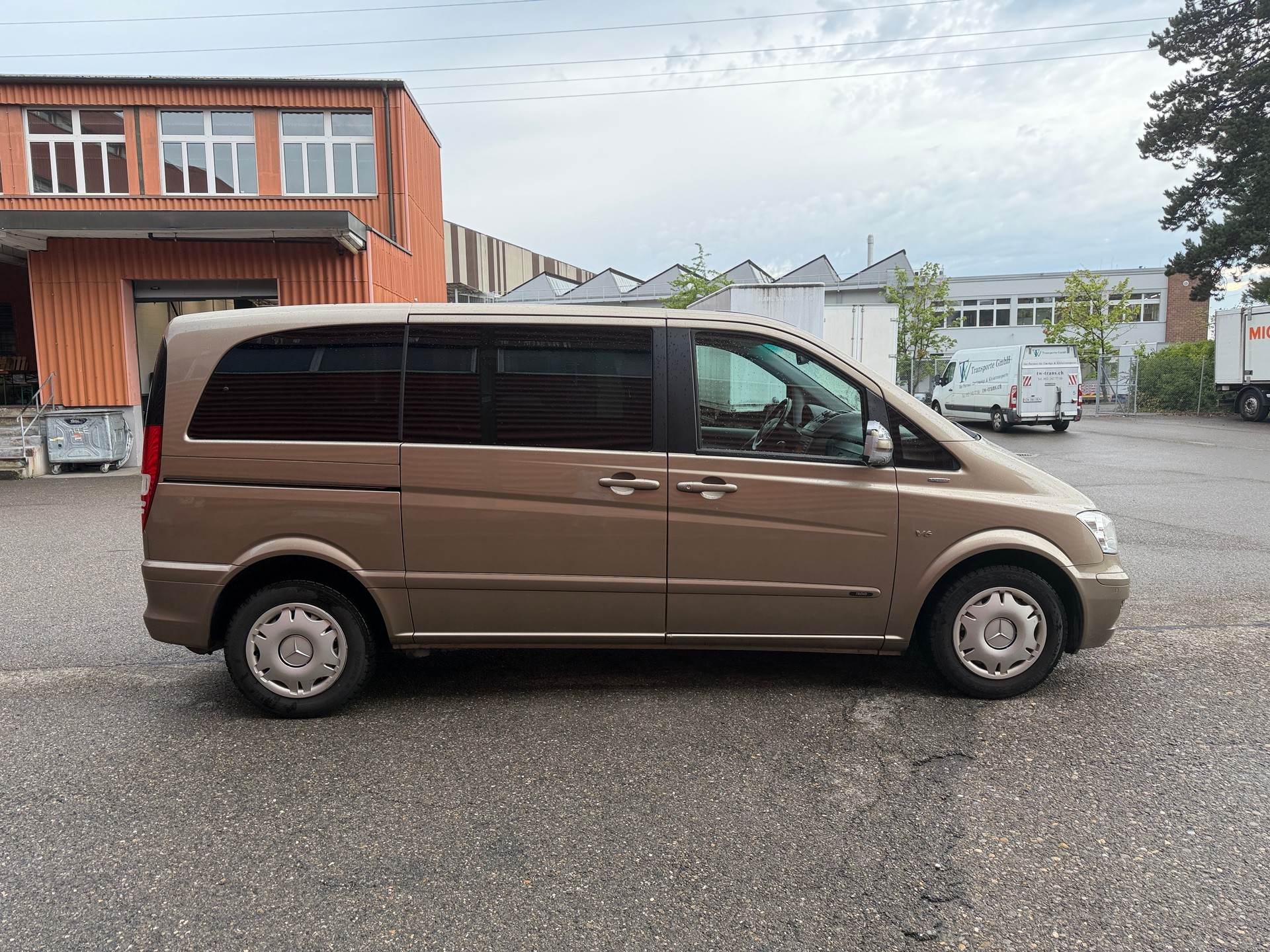 MERCEDES-BENZ Viano 3.0 CDI Blue Efficiency Trend A-image-8