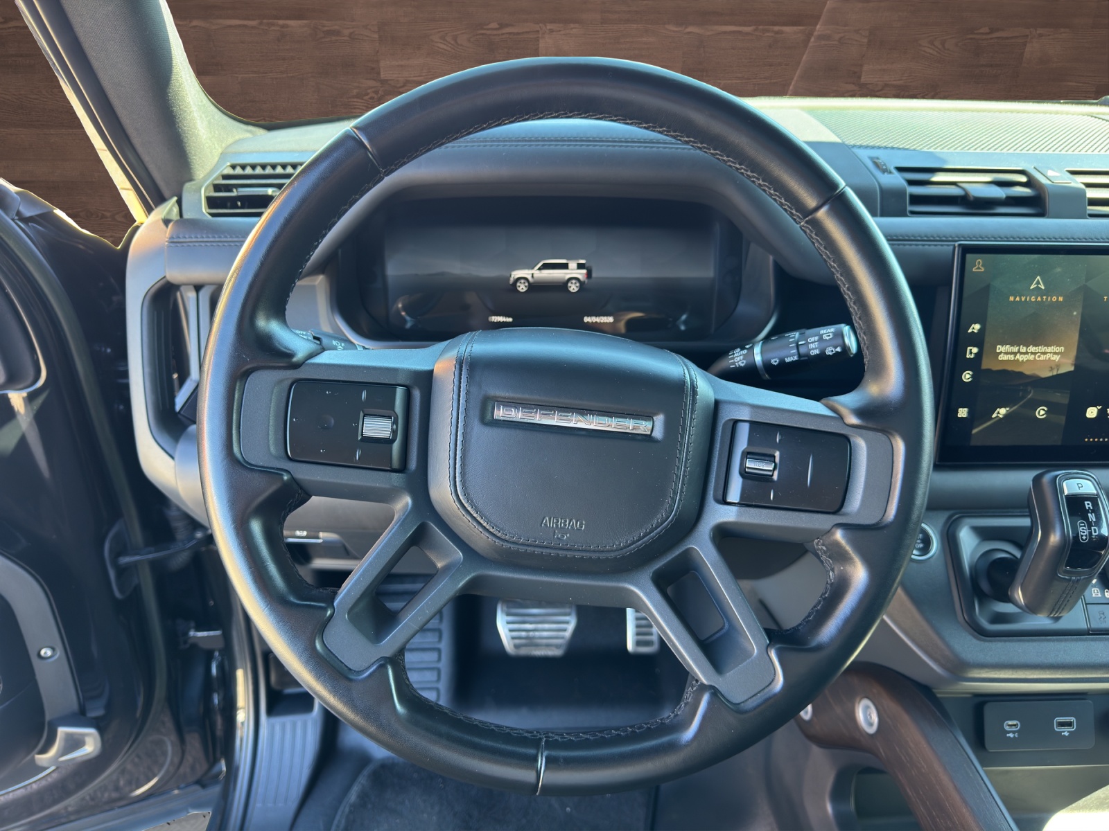 LAND ROVER Defender 110 3.0 D I6 300 X-Dynamic SE AWD AT8-image-9