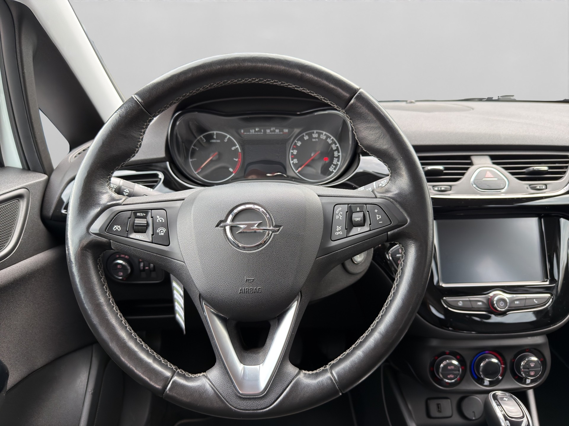 OPEL Corsa 1.4 TP Excite Automatic-image-9