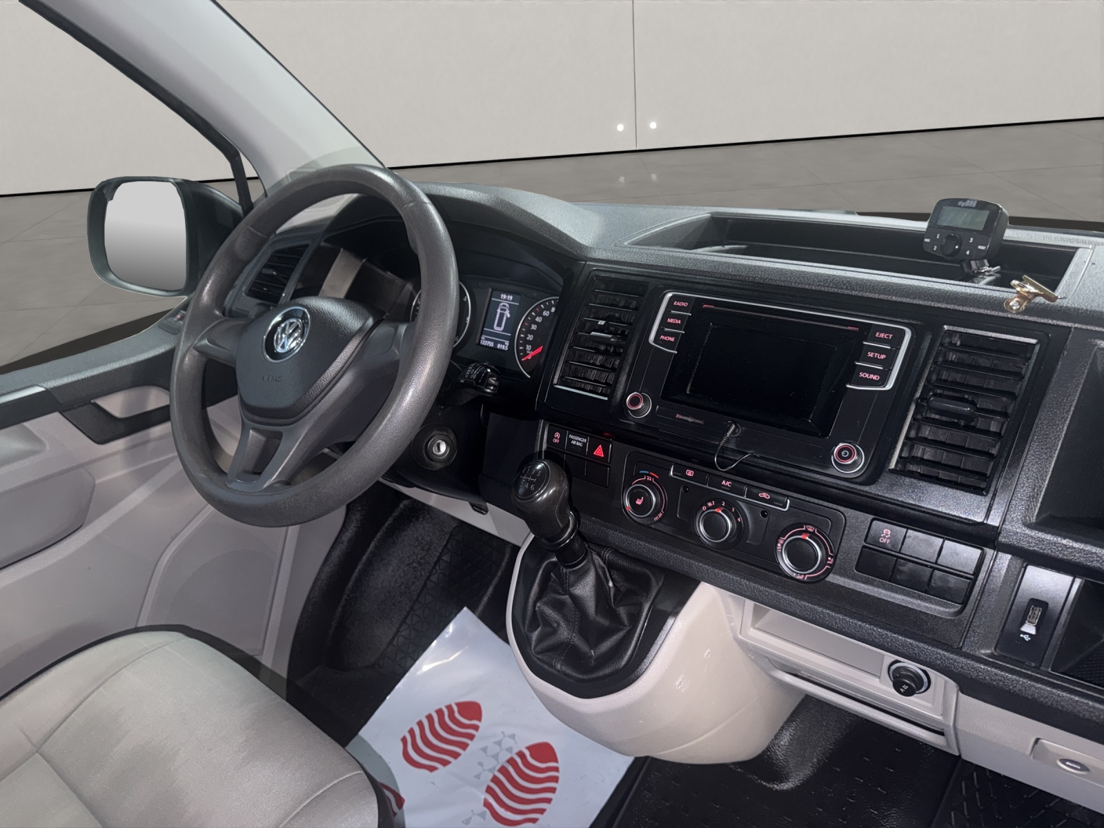 VW T6 2.0 TDI 4Motion ( ( Mit AHK / Sortimo Regale )-image-11