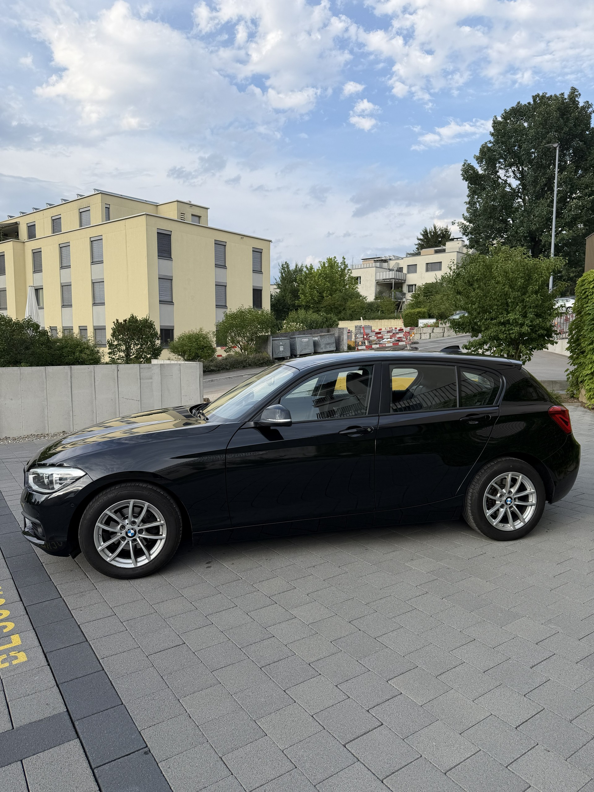 BMW 118i-image-2