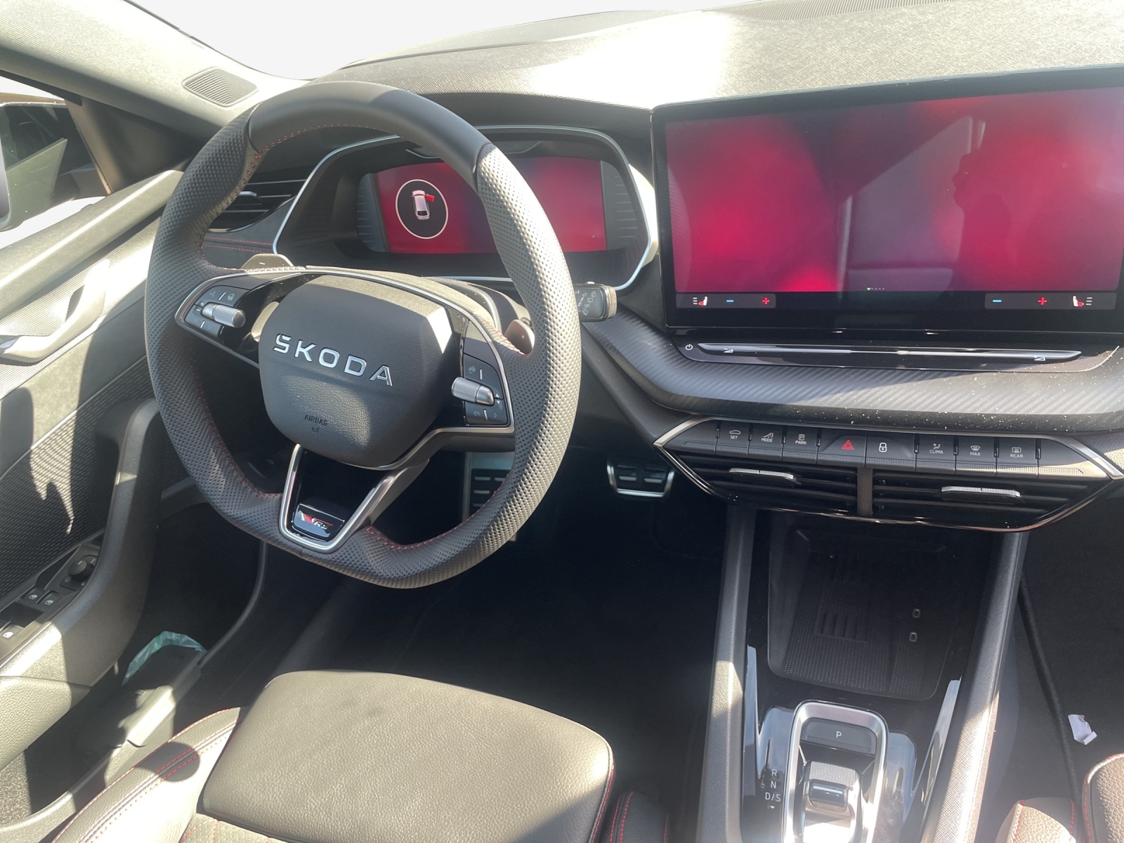 SKODA Octavia Combi 2.0 TSI DSG RS 30 Years Edition-image-8