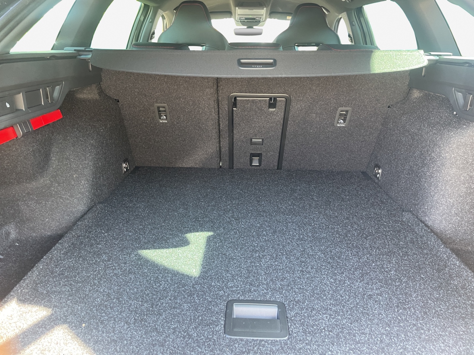 SKODA Octavia Combi 2.0 TSI DSG RS 30 Years Edition-image-12