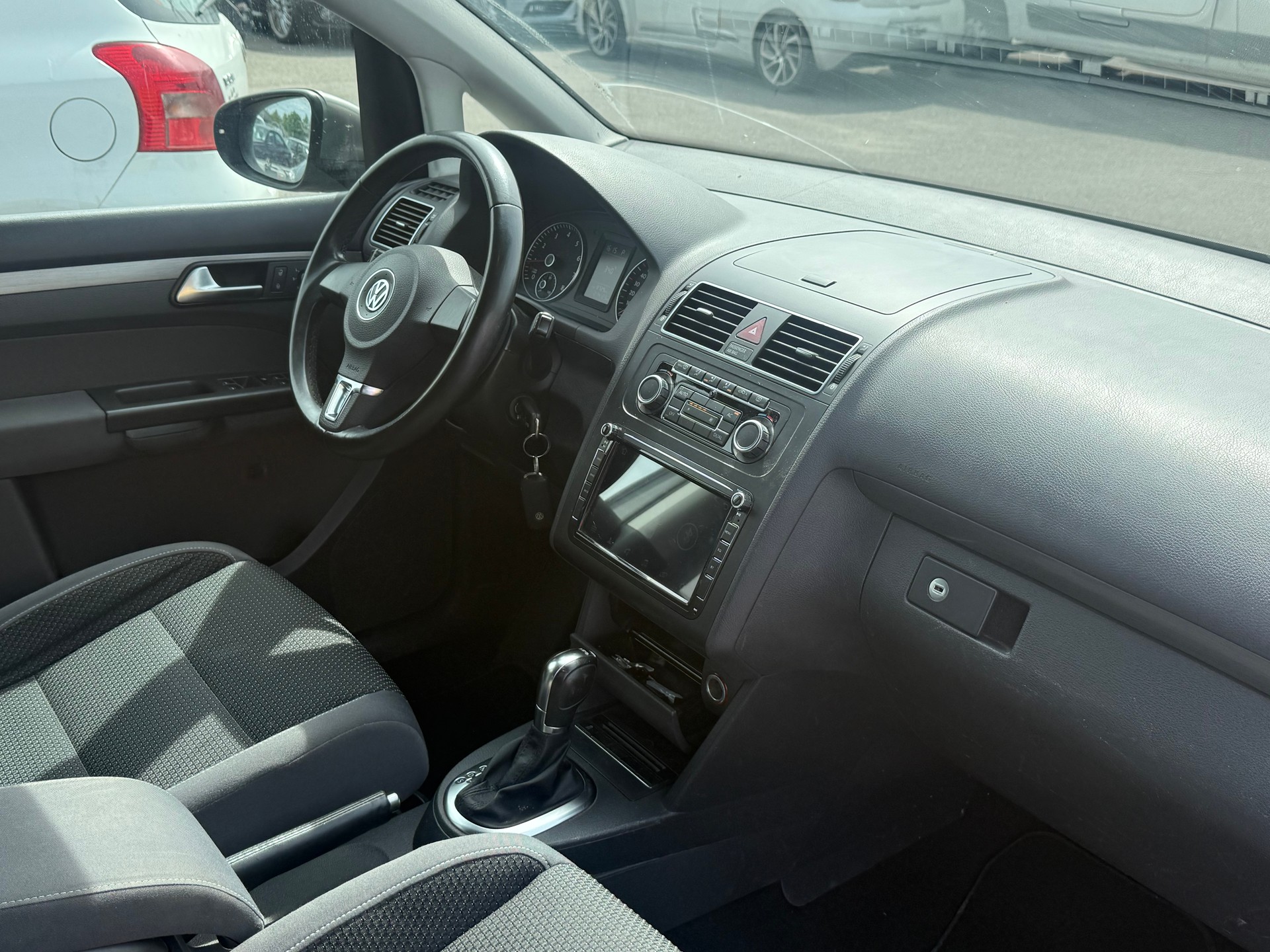 VW Touran 1.4 TSI Trendline-image-4