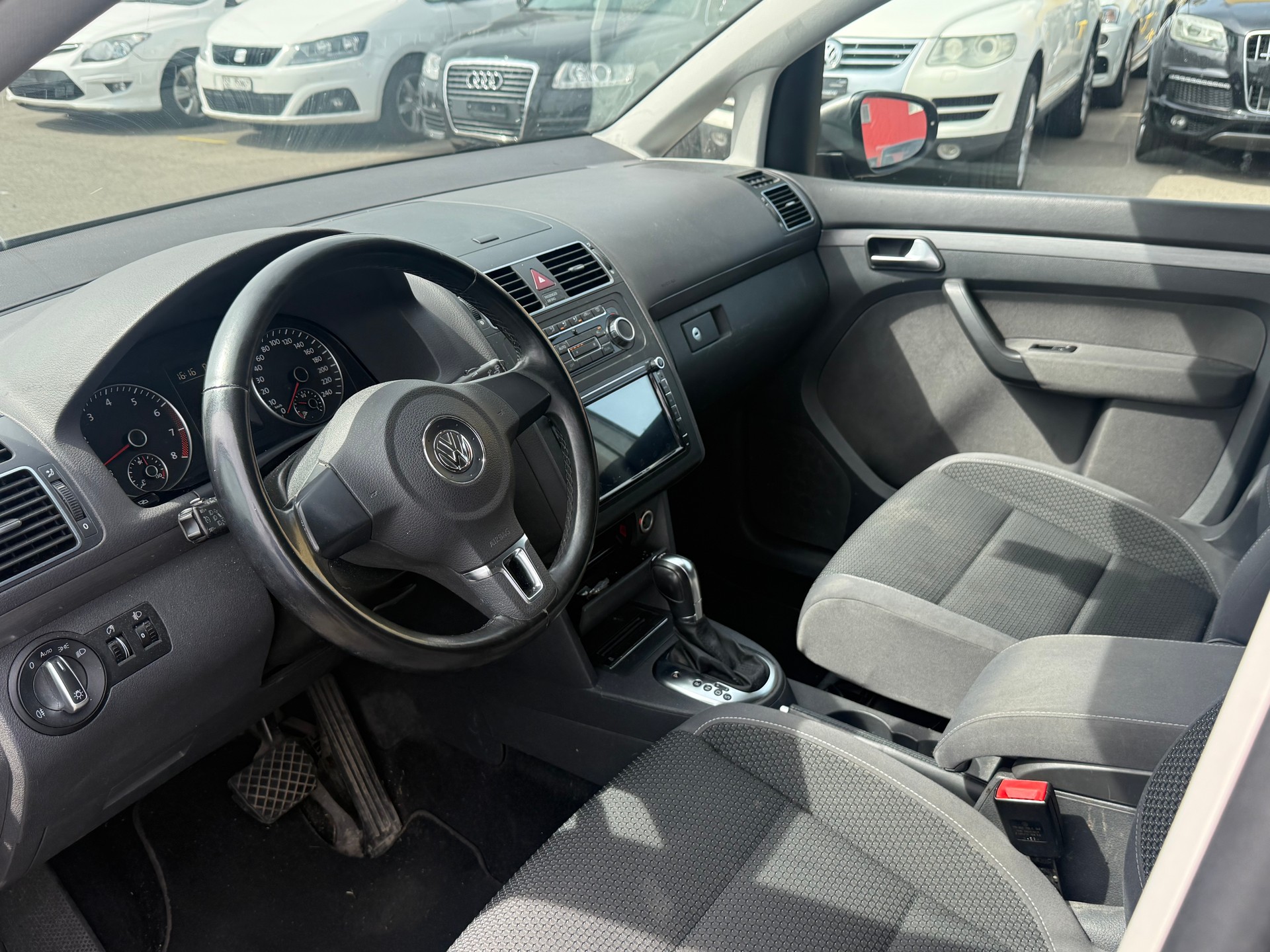 VW Touran 1.4 TSI Trendline-image-8
