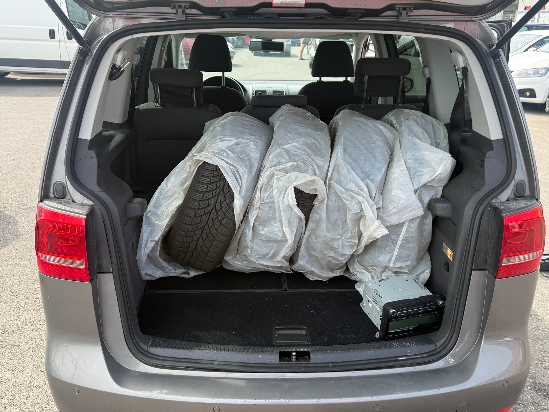 VW Touran 1.4 TSI Trendline-image-7