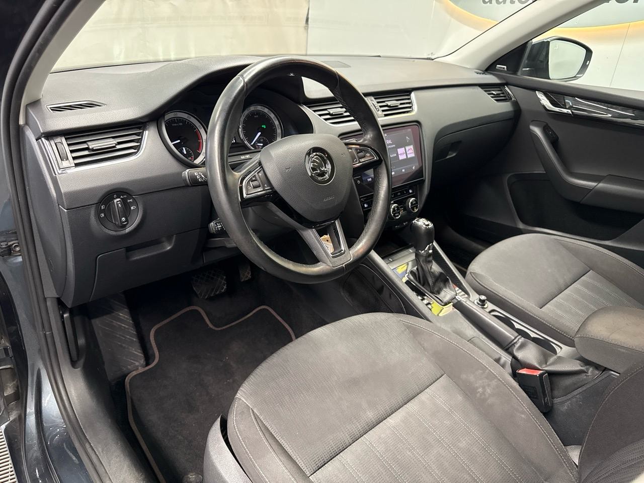 SKODA Octavia Combi 1.8 TSI Ambition 4x4 DSG-image-2
