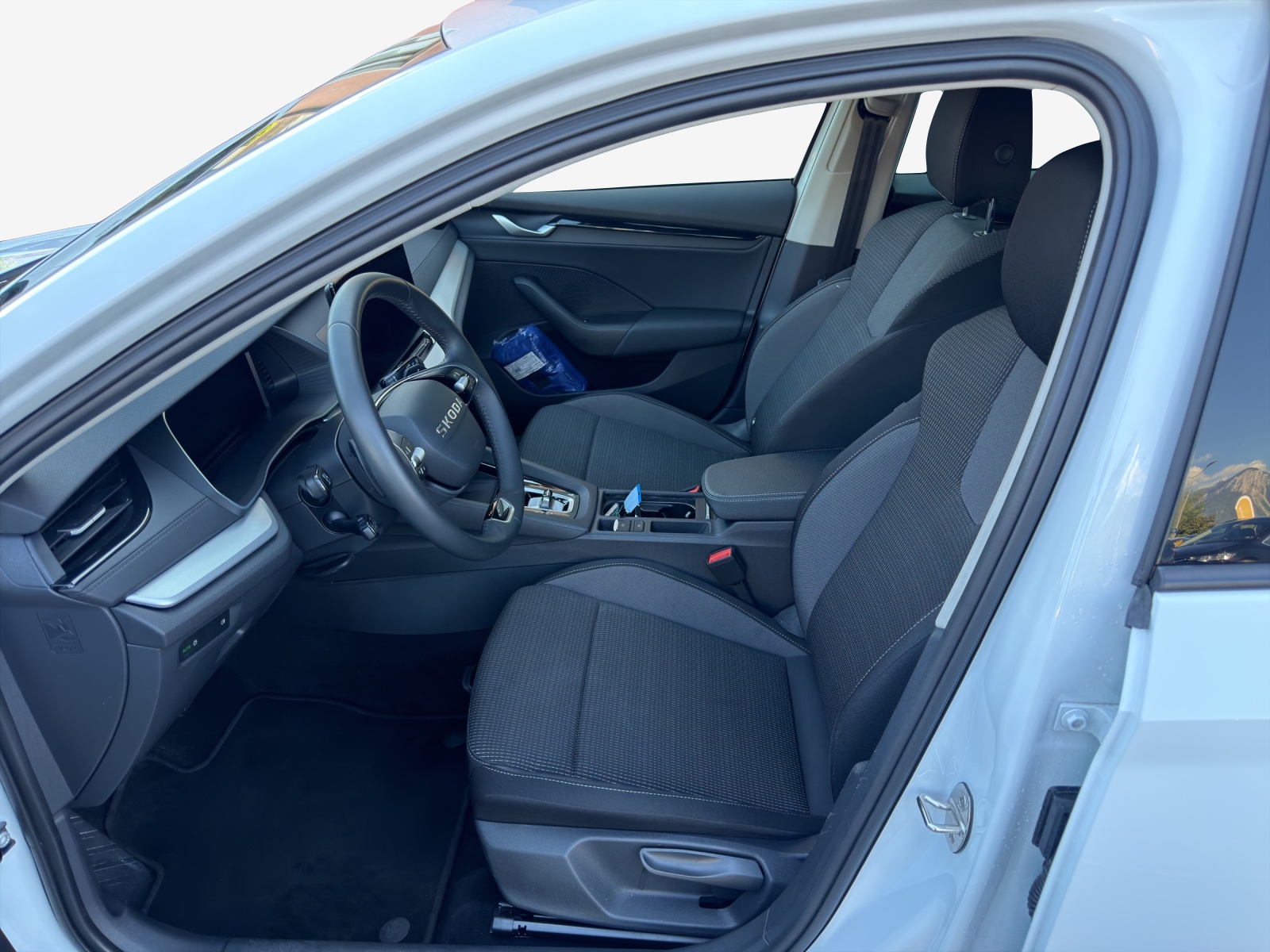 SKODA Octavia Combi 2.0 TDI DSG Selection-image-6