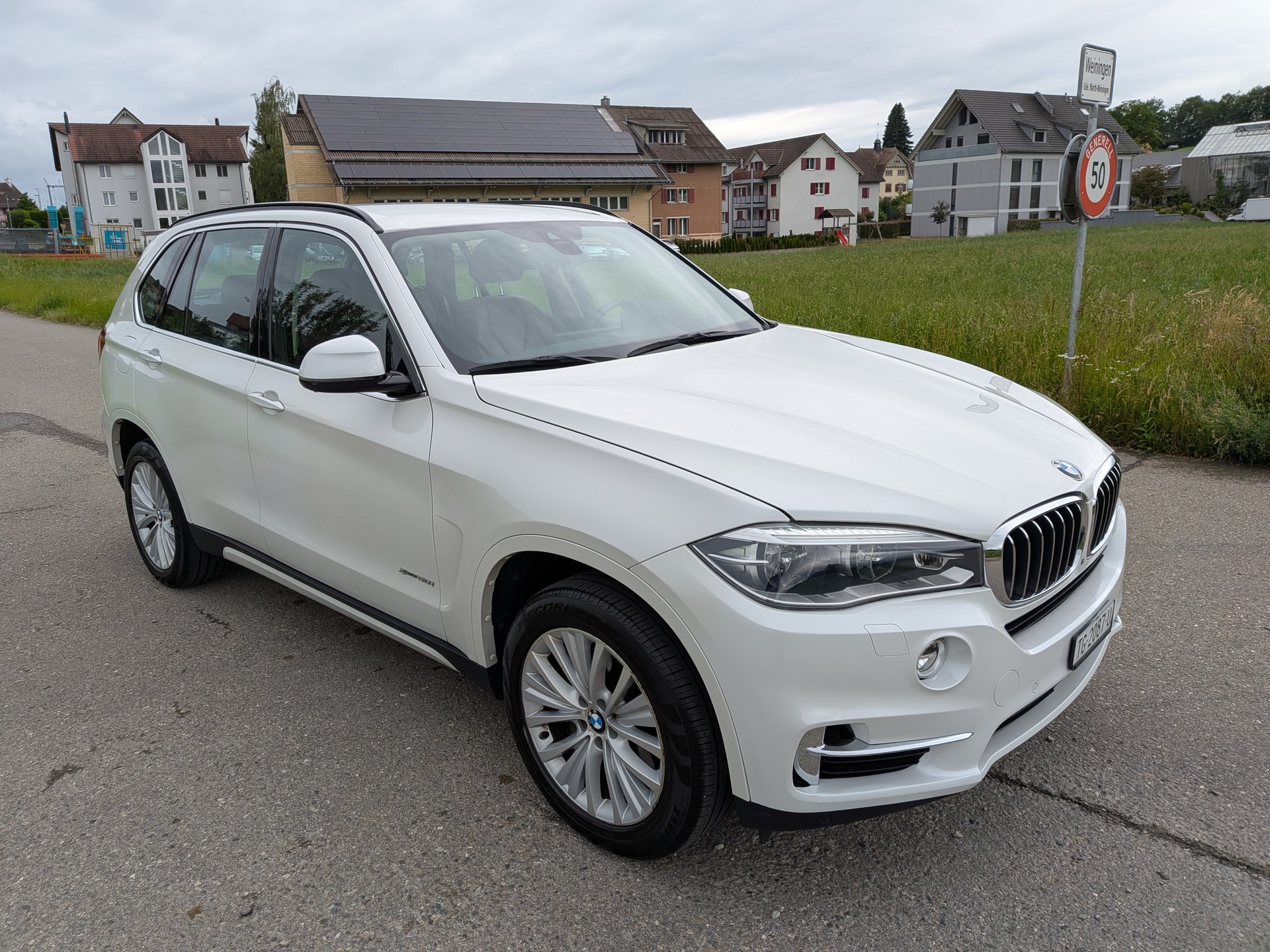 BMW X5 xDrive 50i Steptronic-image-1