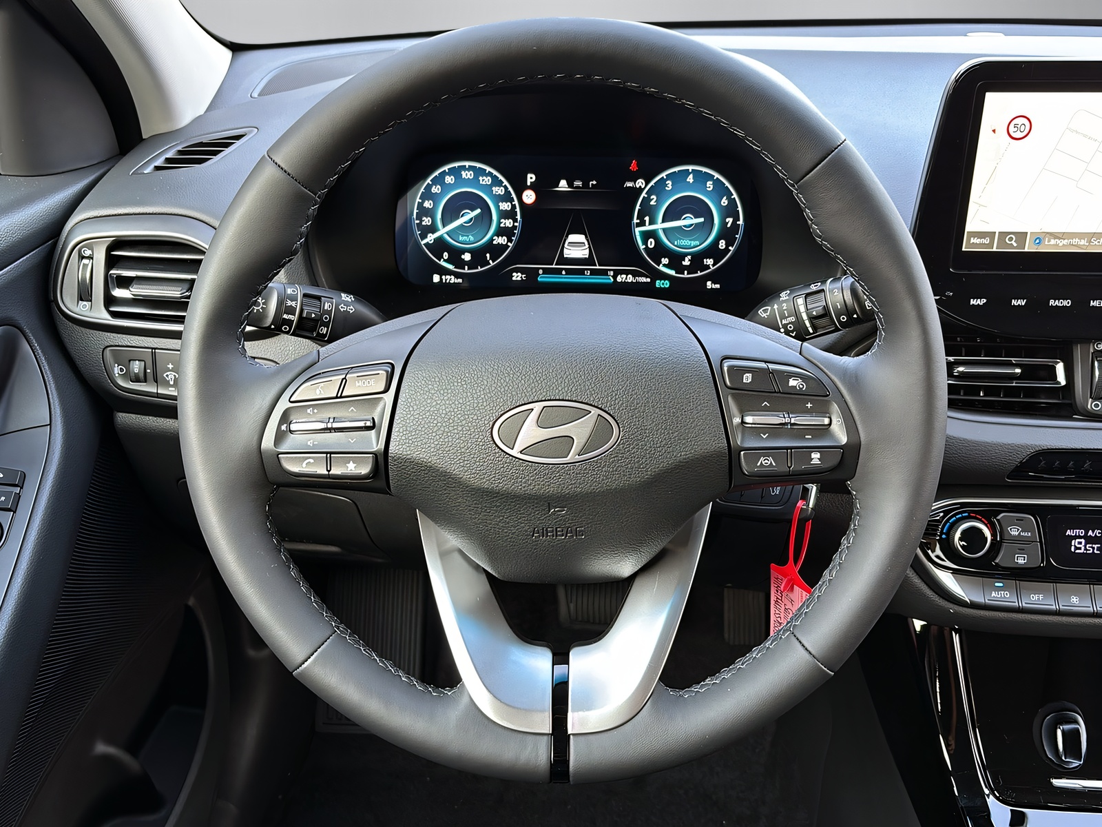 HYUNDAI i30 1.5 T-GDi Amplia-showroom-element-3