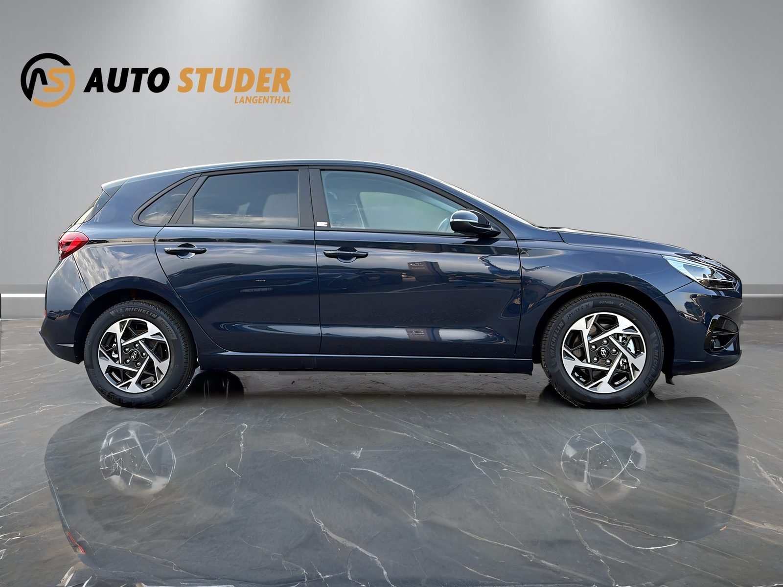 HYUNDAI i30 1.5 T-GDi Amplia-image-12