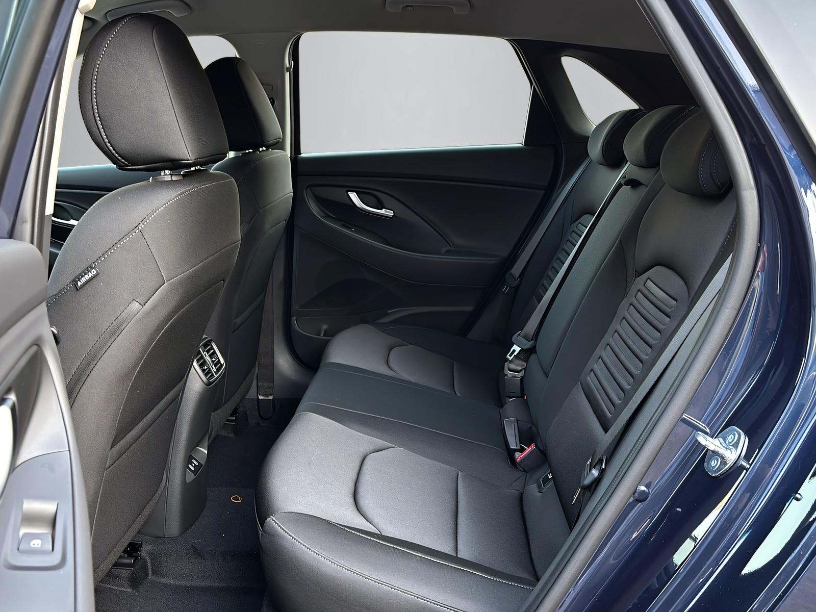 HYUNDAI i30 1.5 T-GDi Amplia-image-6