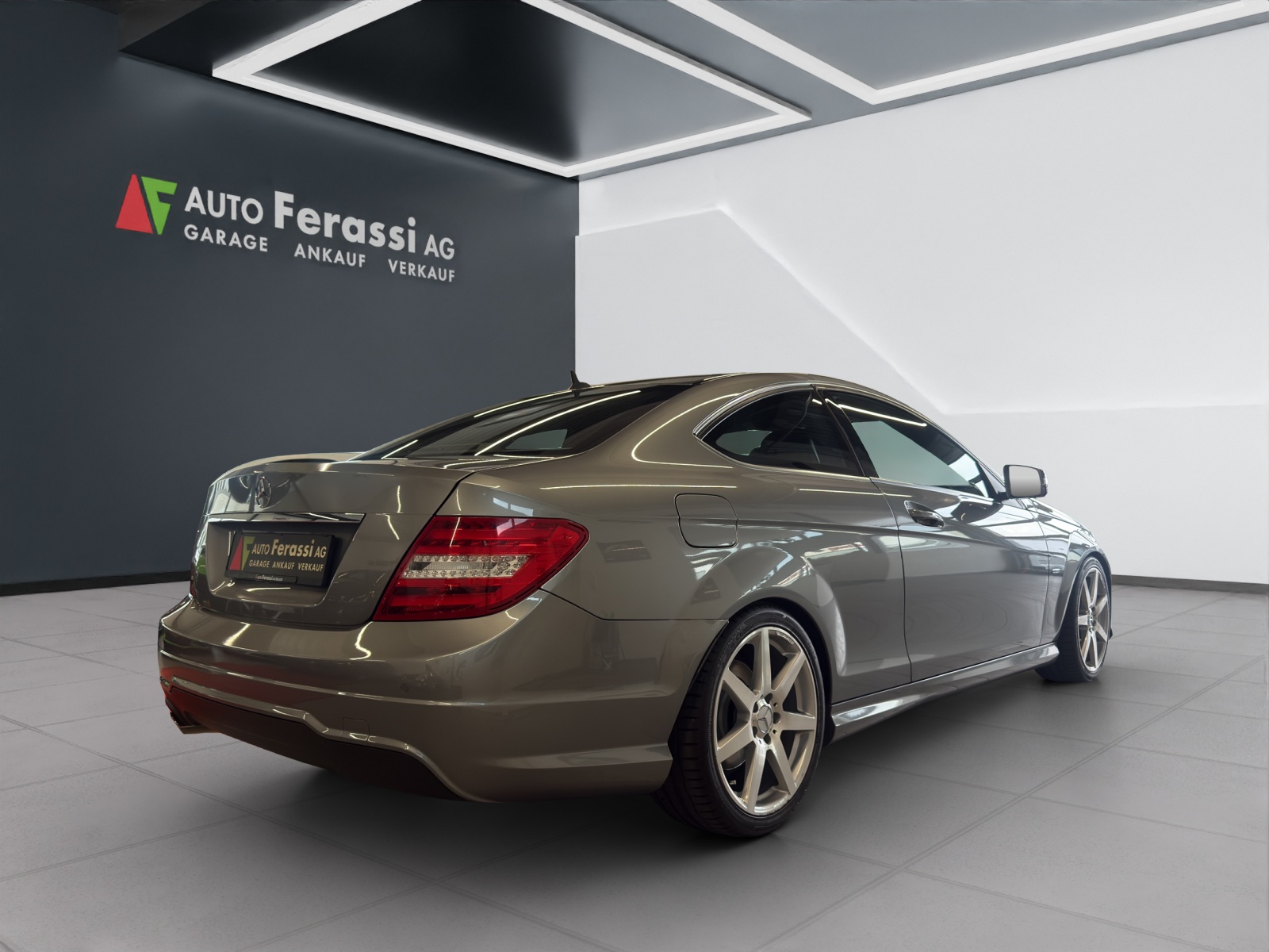 MERCEDES-BENZ C 180 Coupé MyStar 7G-Tronic-image-5