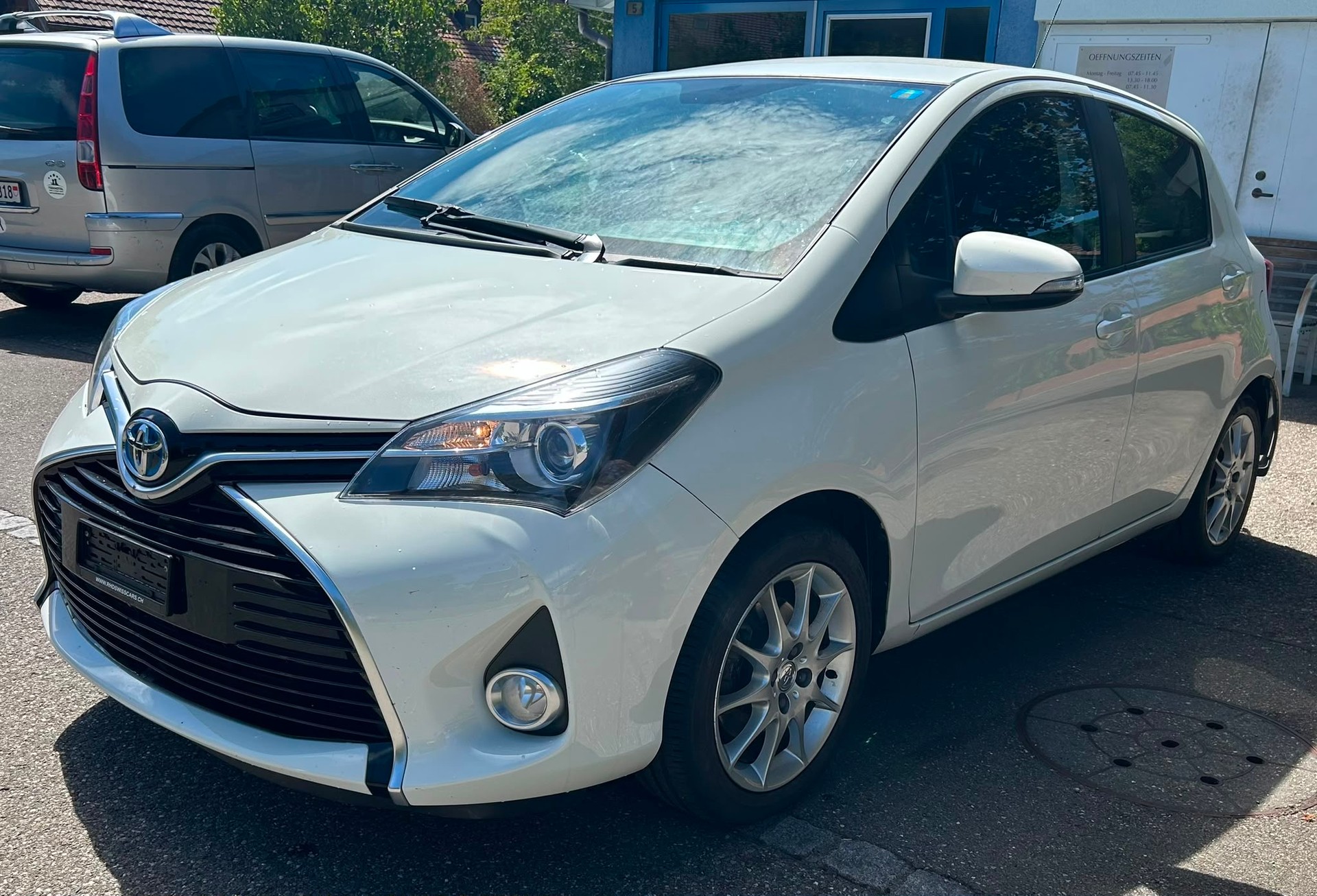 TOYOTA Yaris 1.5 VVT-i Hybrid Luna e-CVT