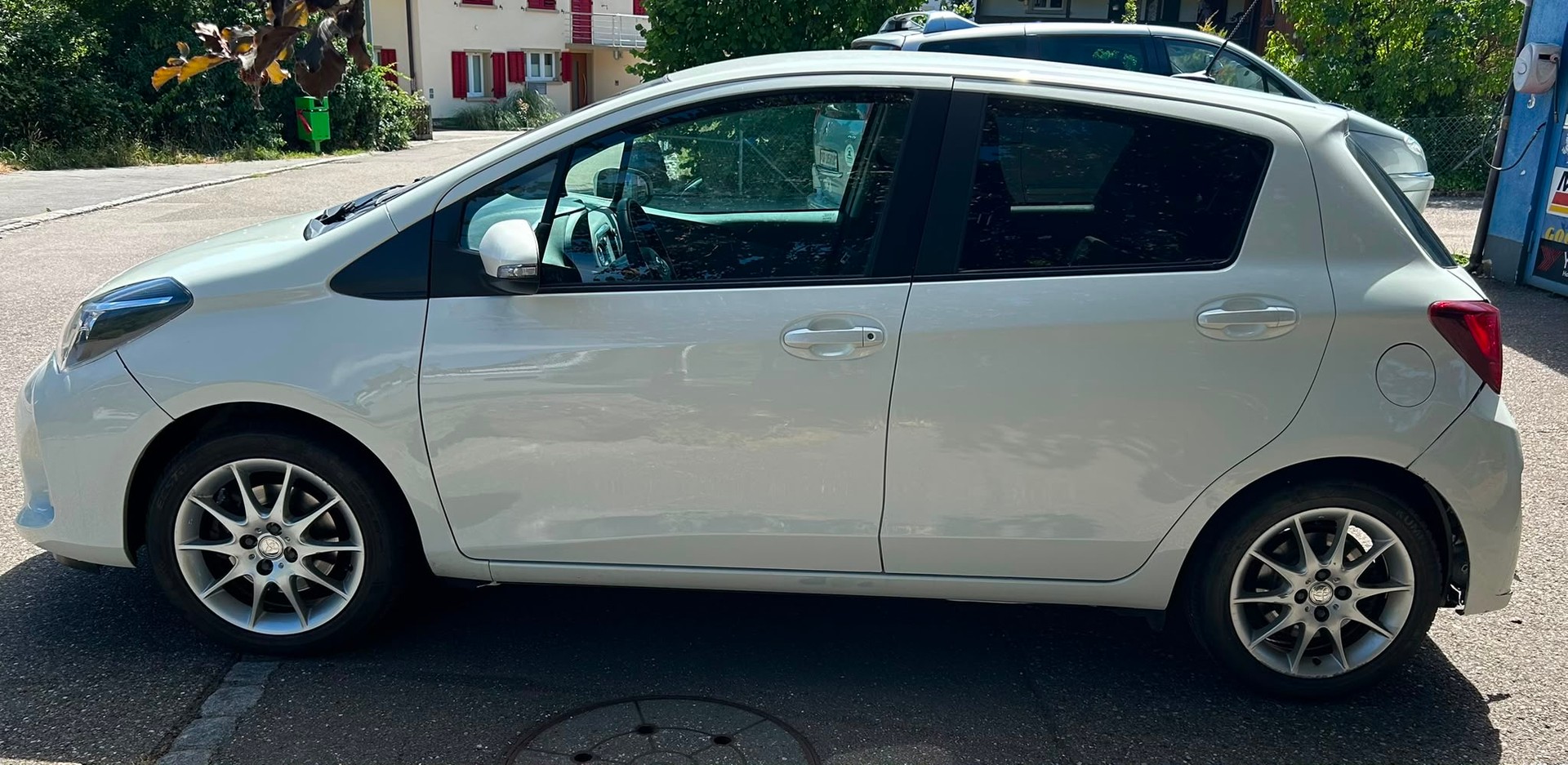 TOYOTA Yaris 1.5 VVT-i Hybrid Luna e-CVT-showroom-element-1