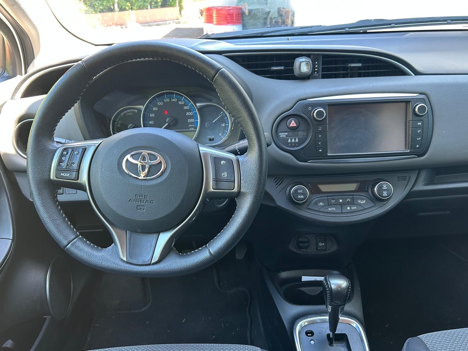 TOYOTA Yaris 1.5 VVT-i Hybrid Luna e-CVT-image-11