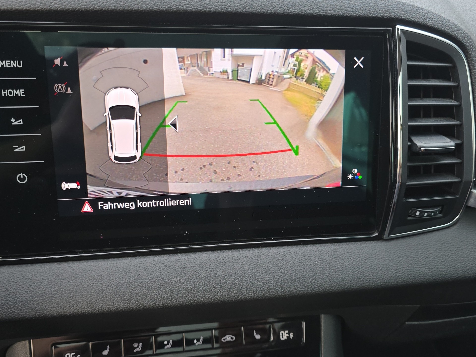 SKODA Karoq 2.0 TDI CR Style 4x4-image-13