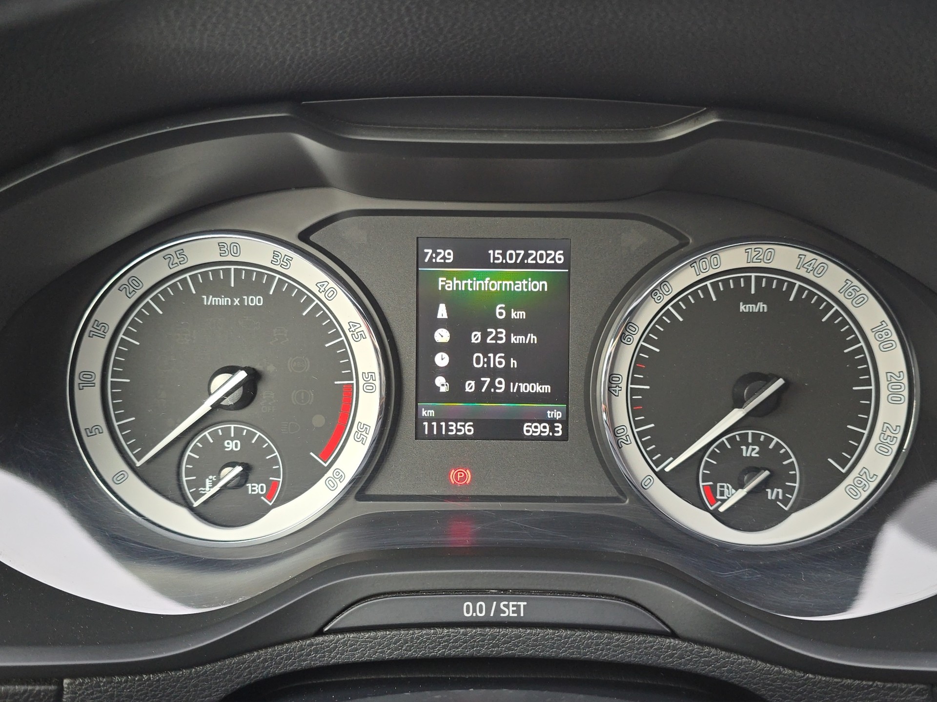 SKODA Karoq 2.0 TDI CR Style 4x4-image-9